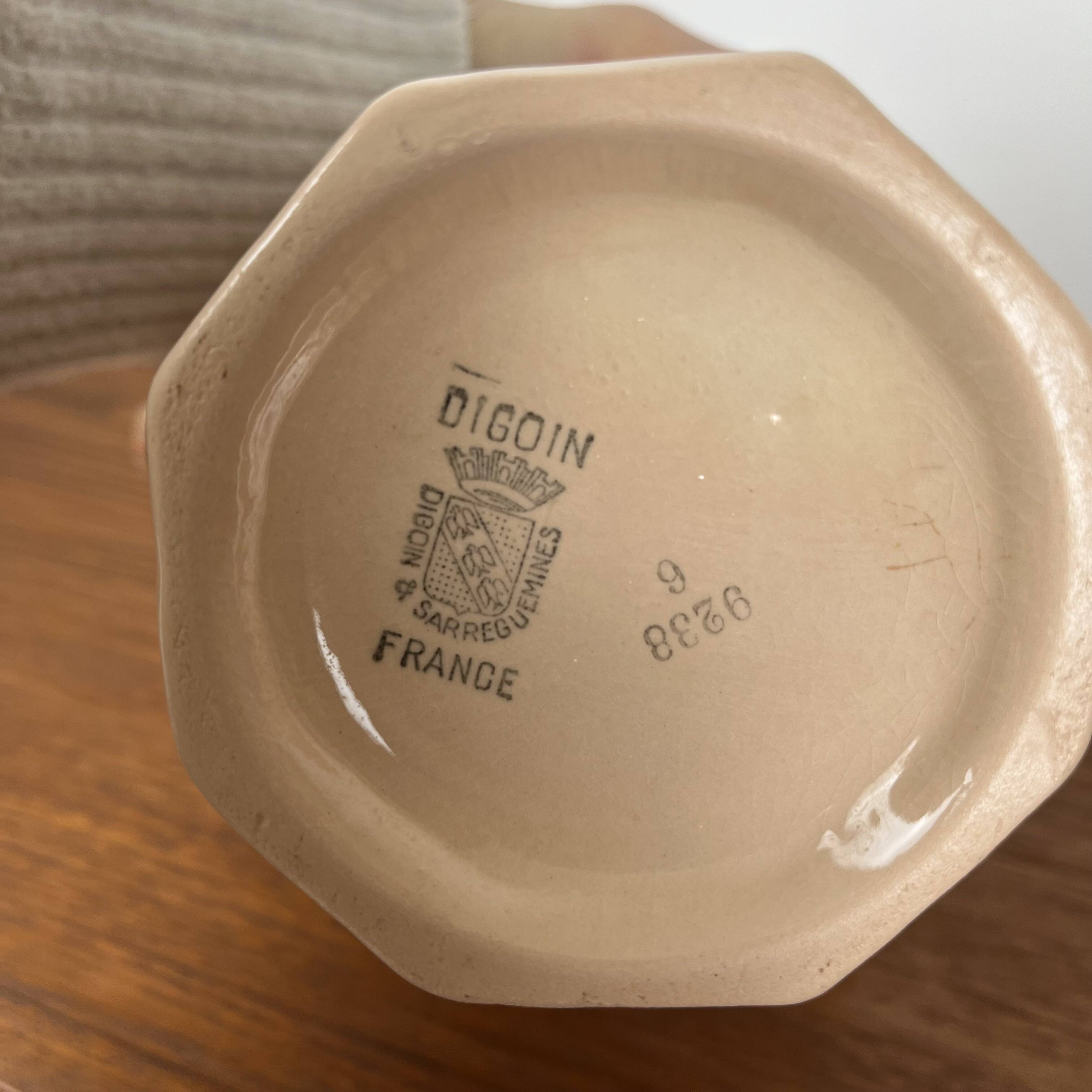 Digoin-Sarrguemines Art Deco pink and red coffee/tea set