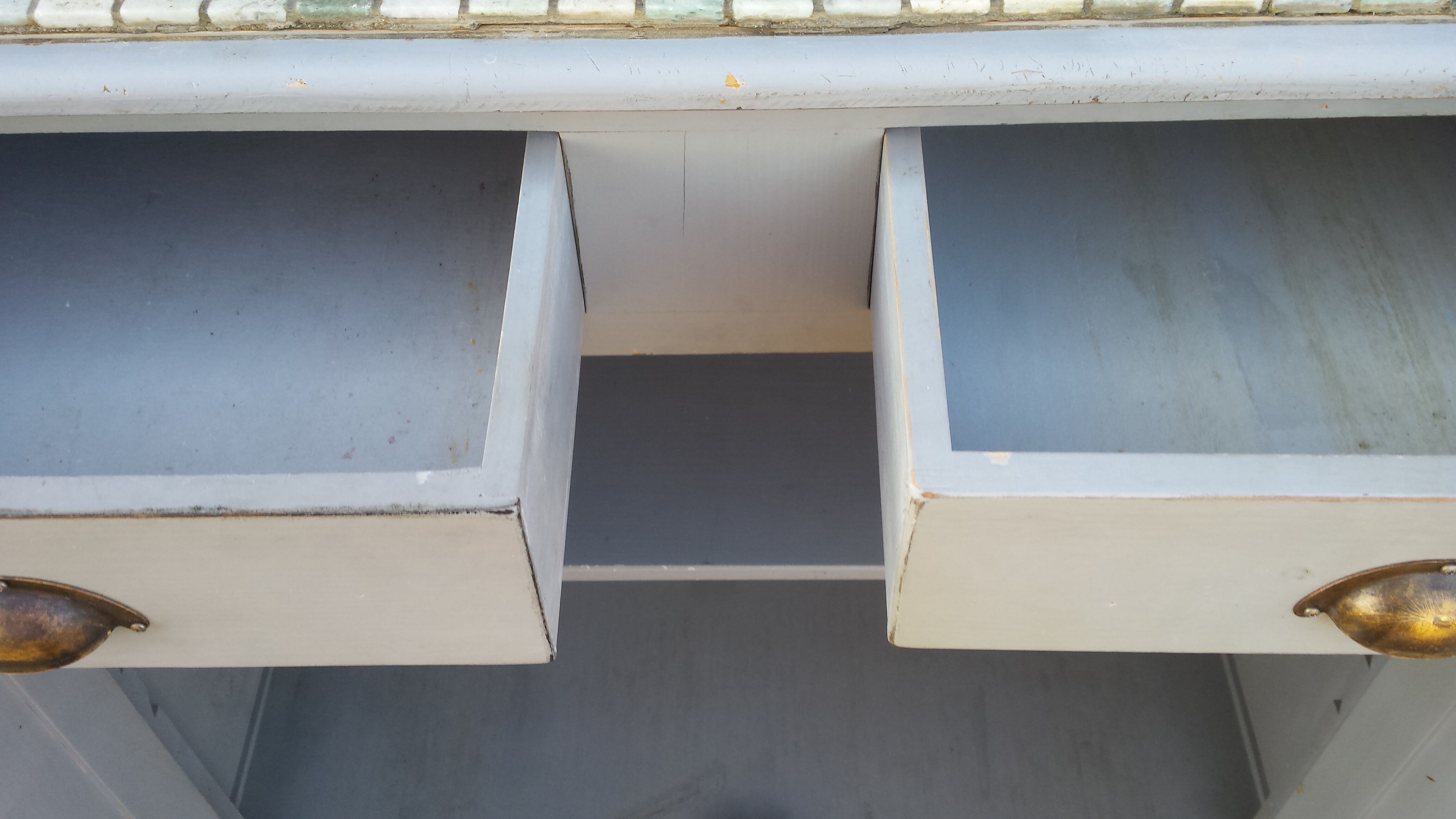 Grey parisian buffet, tile tray "pool"