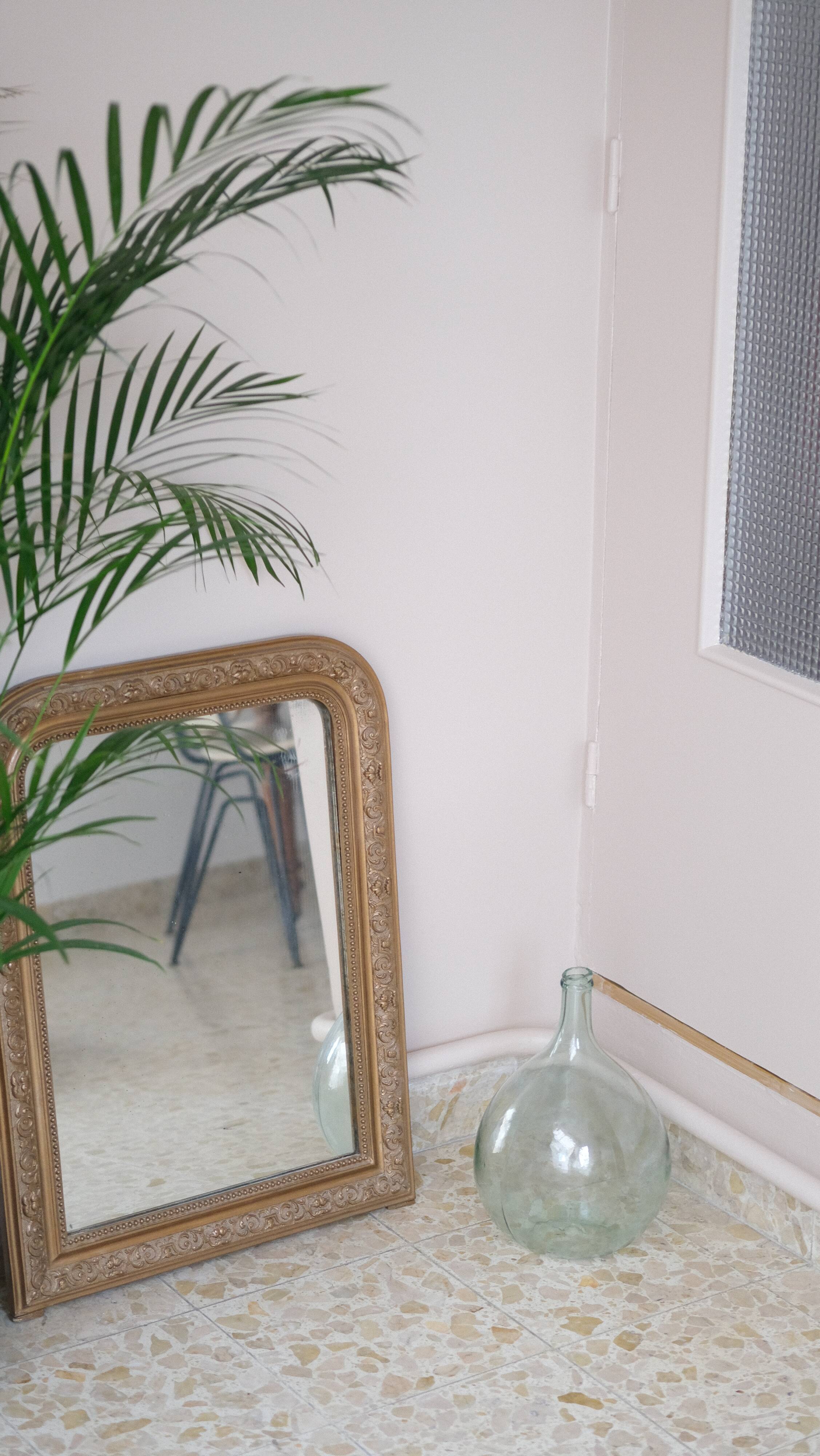 Miroir cadre doré en plâtre 76cm x 57cm
