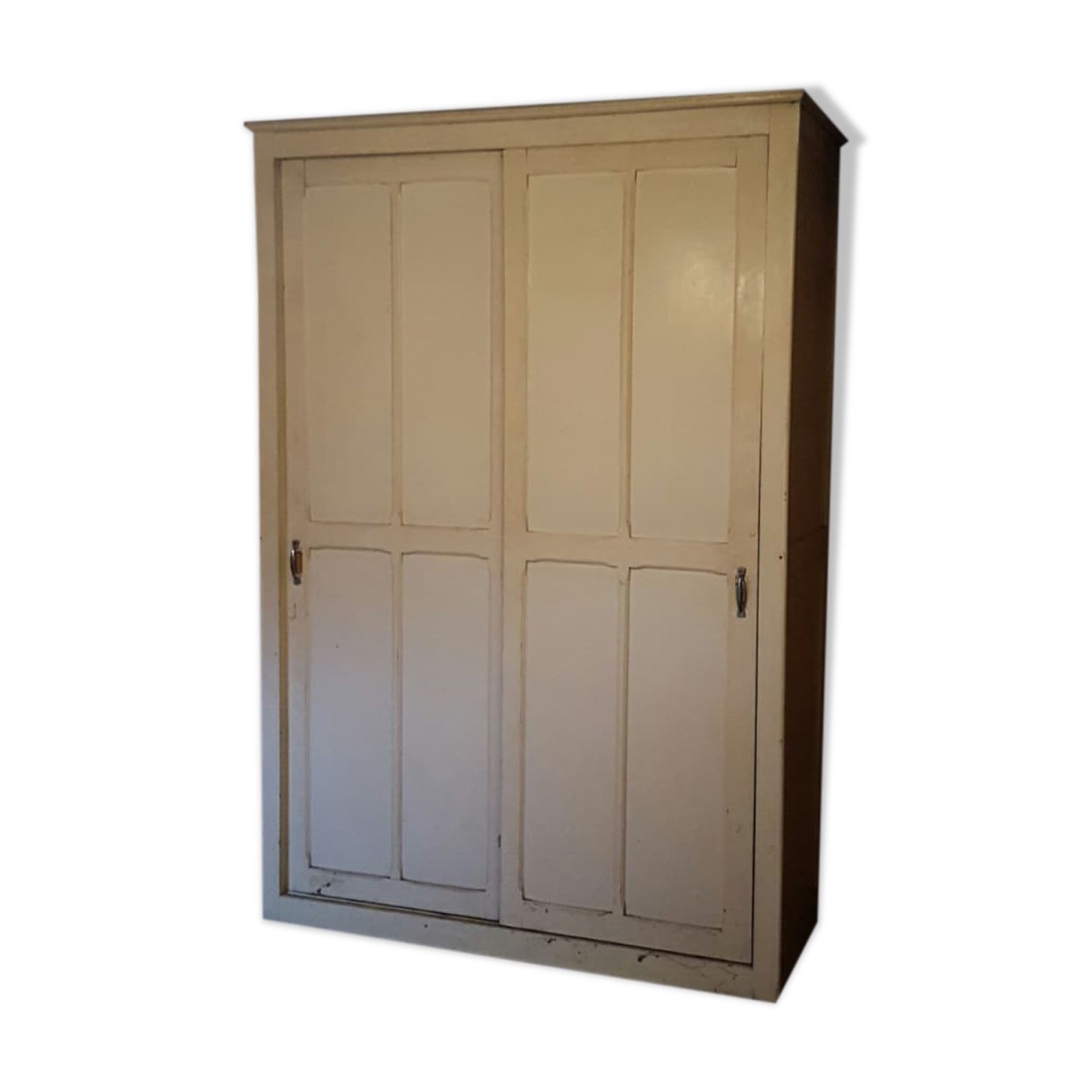 Large Parisian wardrobe with sliding doors