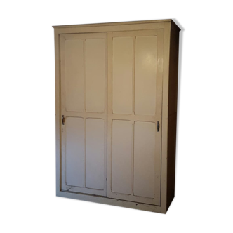Large Parisian wardrobe with sliding doors