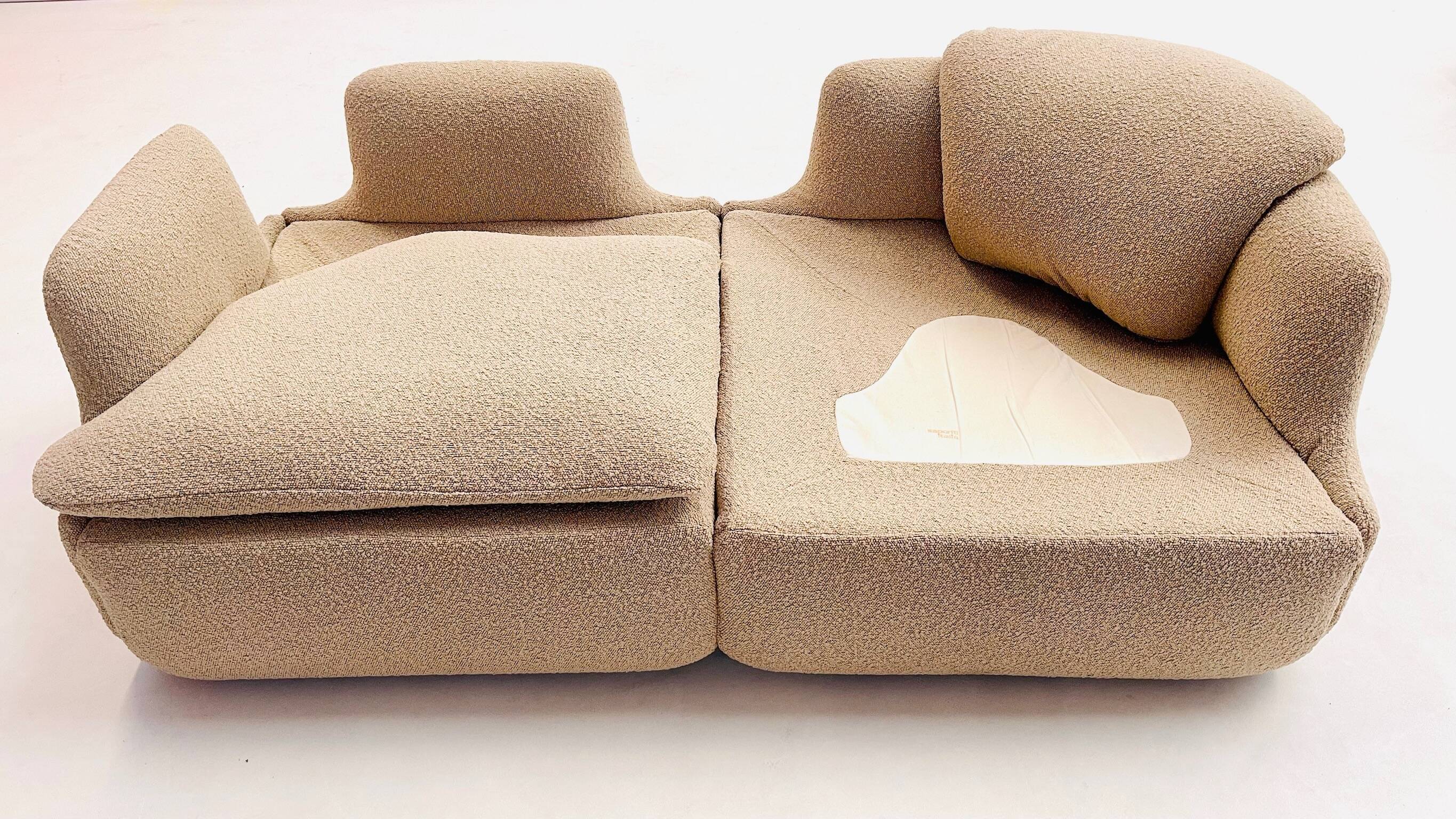 'Confidential' salon sofa 2x2 seats by Saporiti