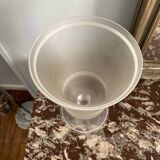 Vase en verre dépoli