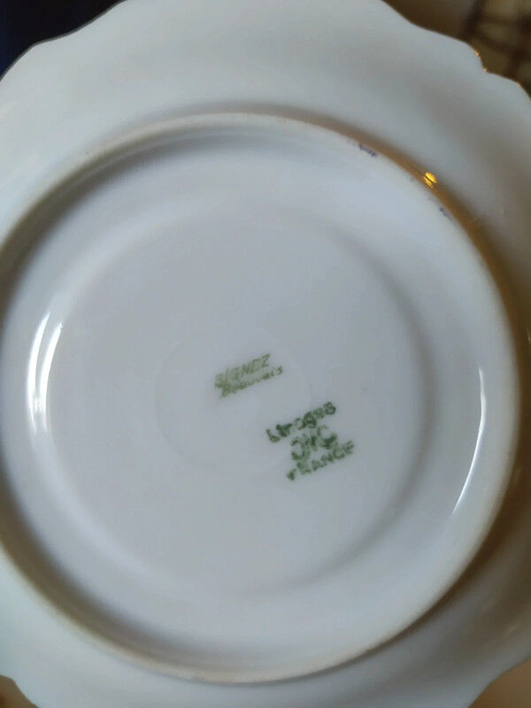 § saucers Sign Beauvais