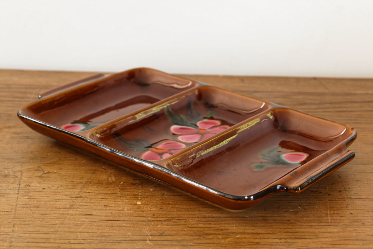 Faience dish from Poet Laval