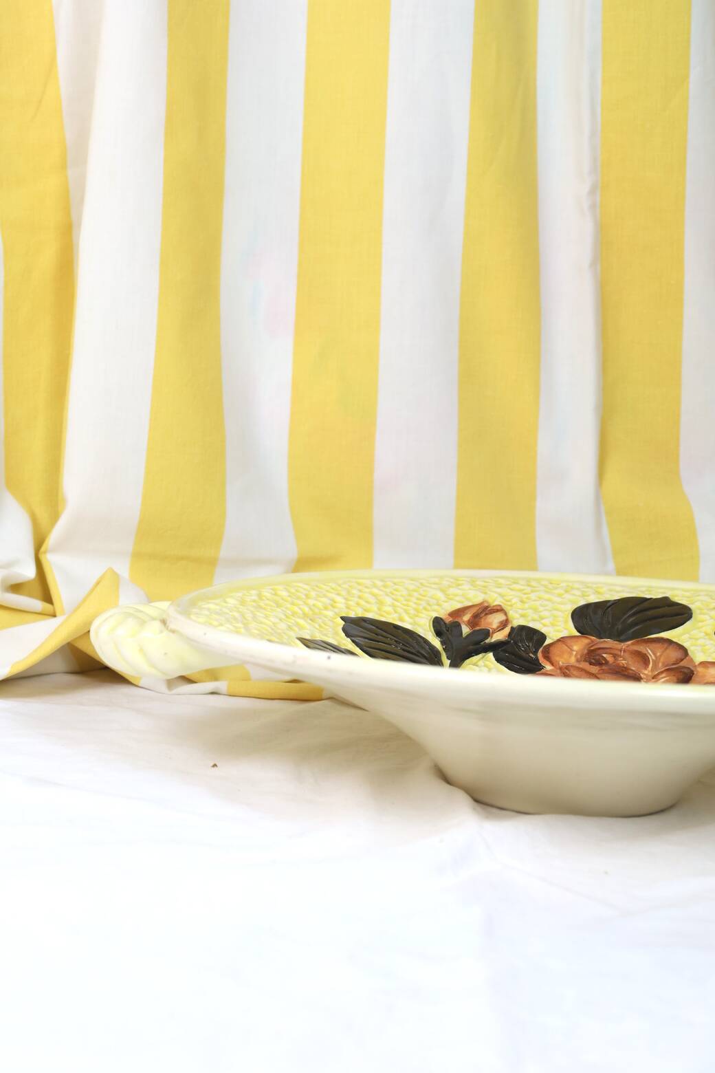 Large vallauris fruit cup