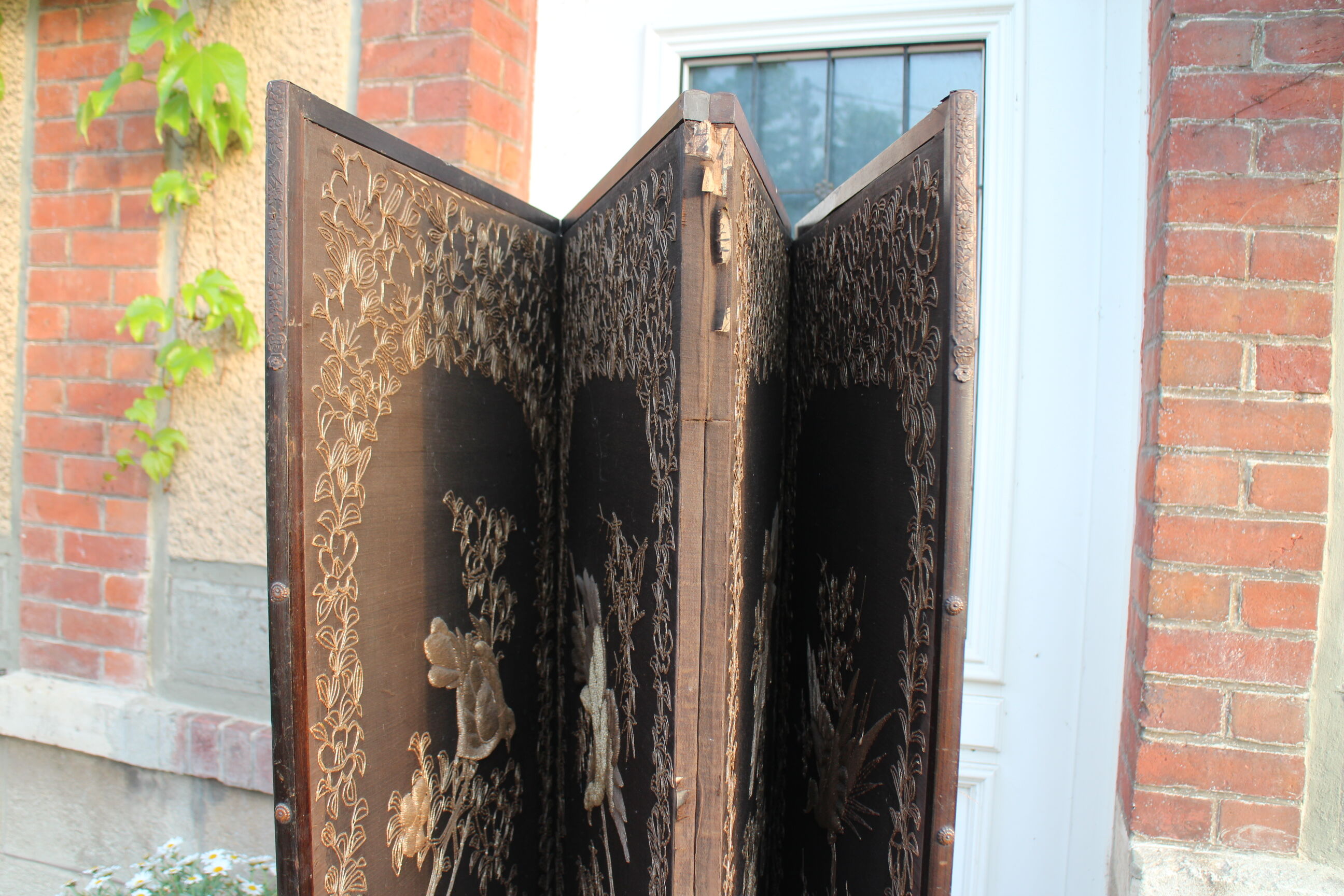 Japanese screen embroidered golden threads