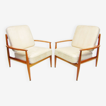 Deux chaises longues "118" par Grete Jalk