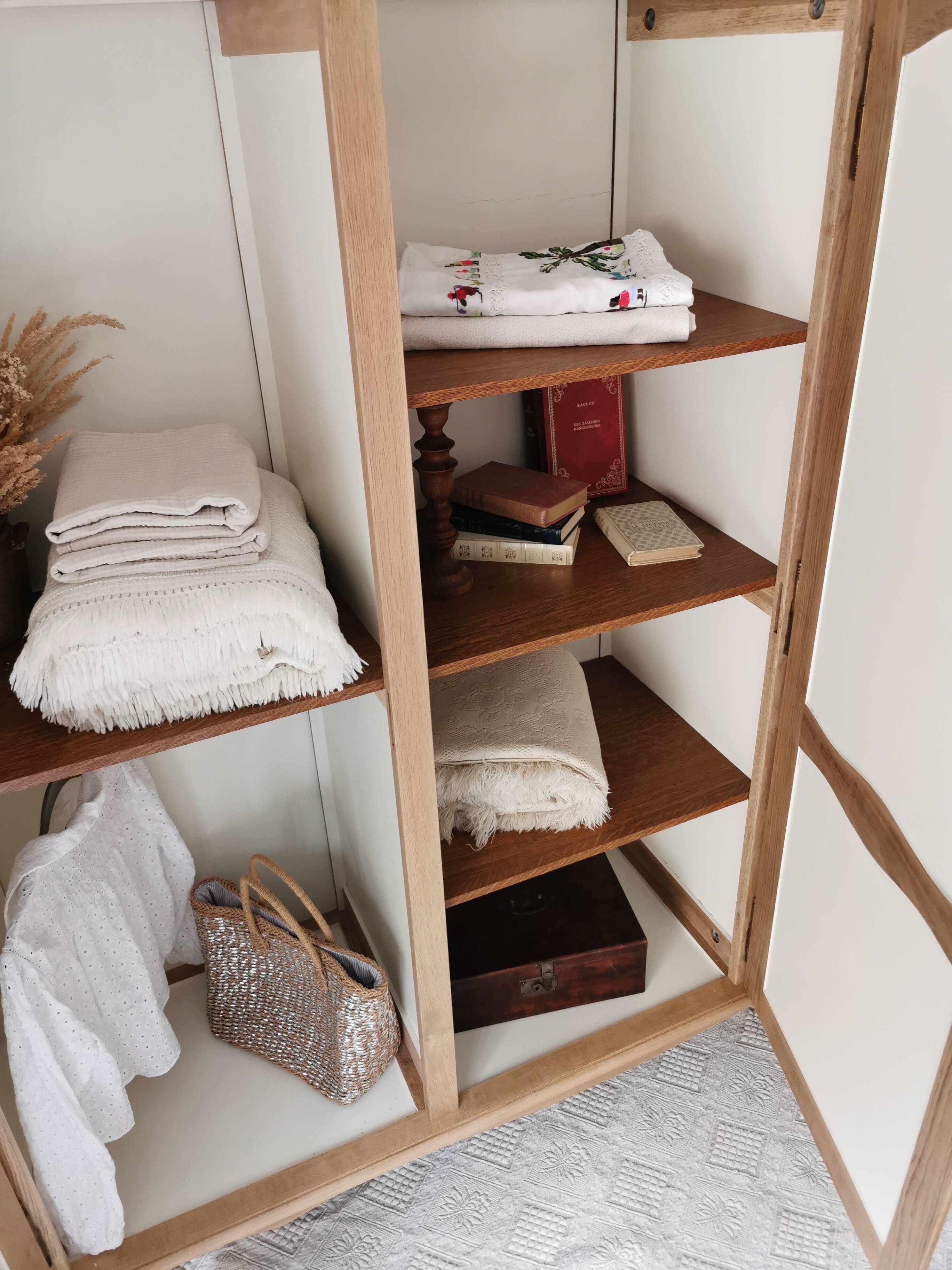 Antique wardrobe with 3 doors