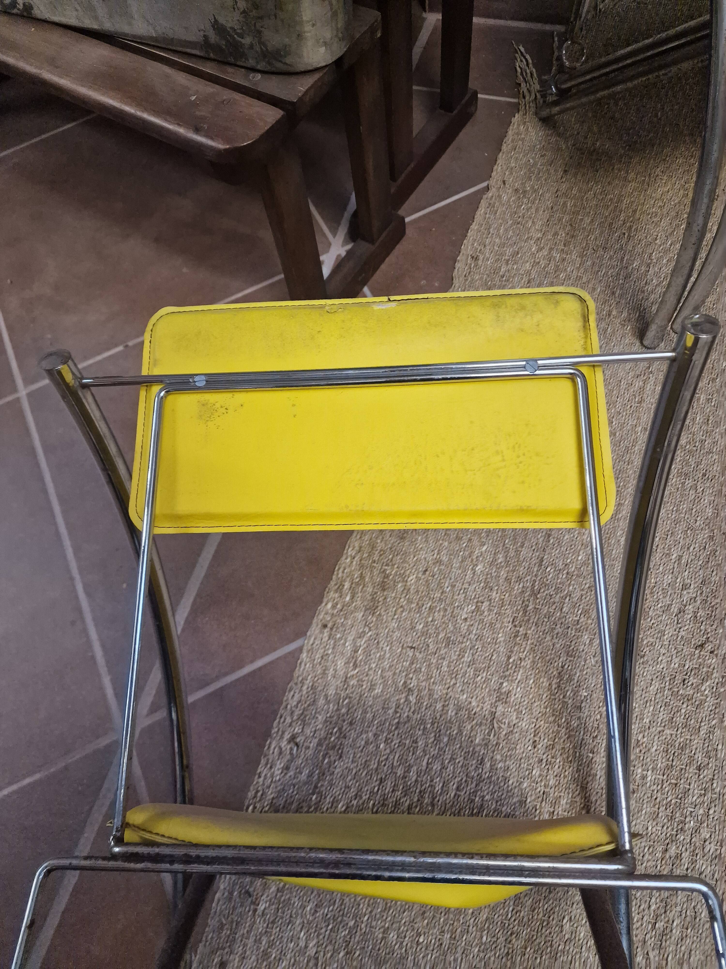 Set of 4 vintage tubular armchairs – modernist design from the 60s and 70s