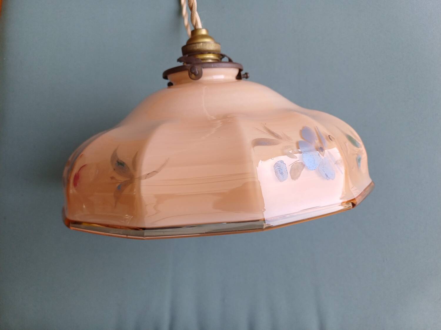 Suspension in pink opaline painted art deco