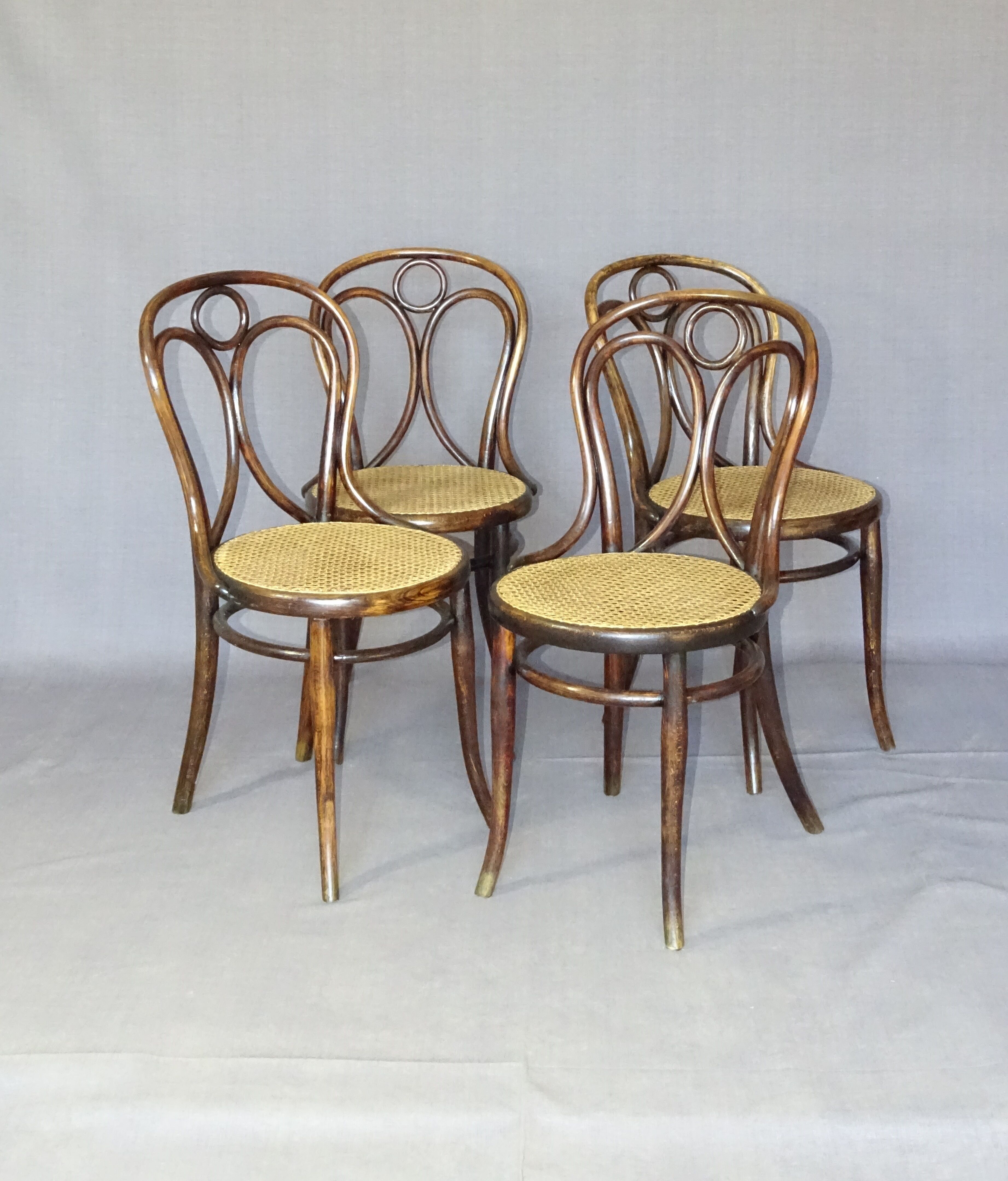 Set of 4 chairs Thonet N°19 canned to nine still unbleached, Engelstuhl 1880.