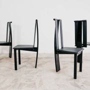 Ensemble de 4 chaises de salle à manger postmodernes design années 80 vintage.