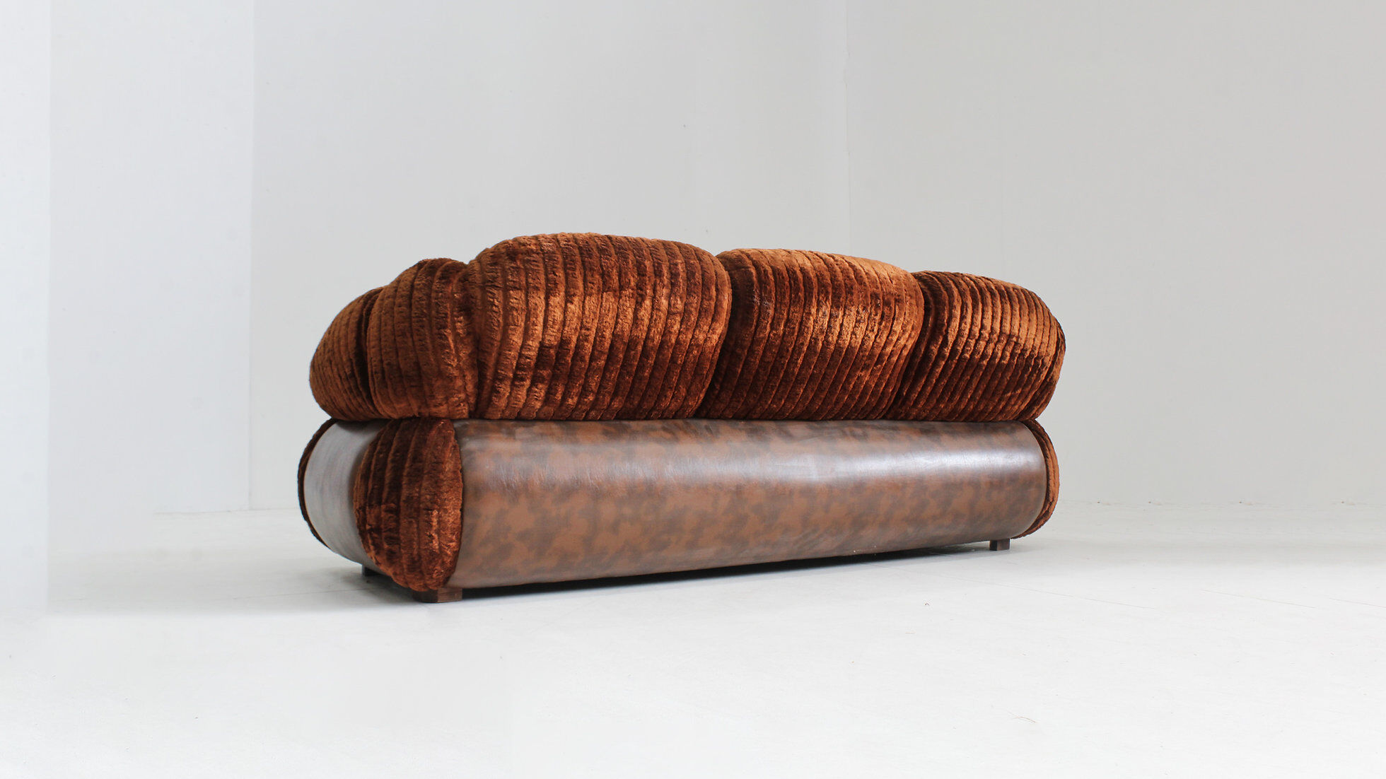 Vintage Italian 3 seater sofa velvet 1970s