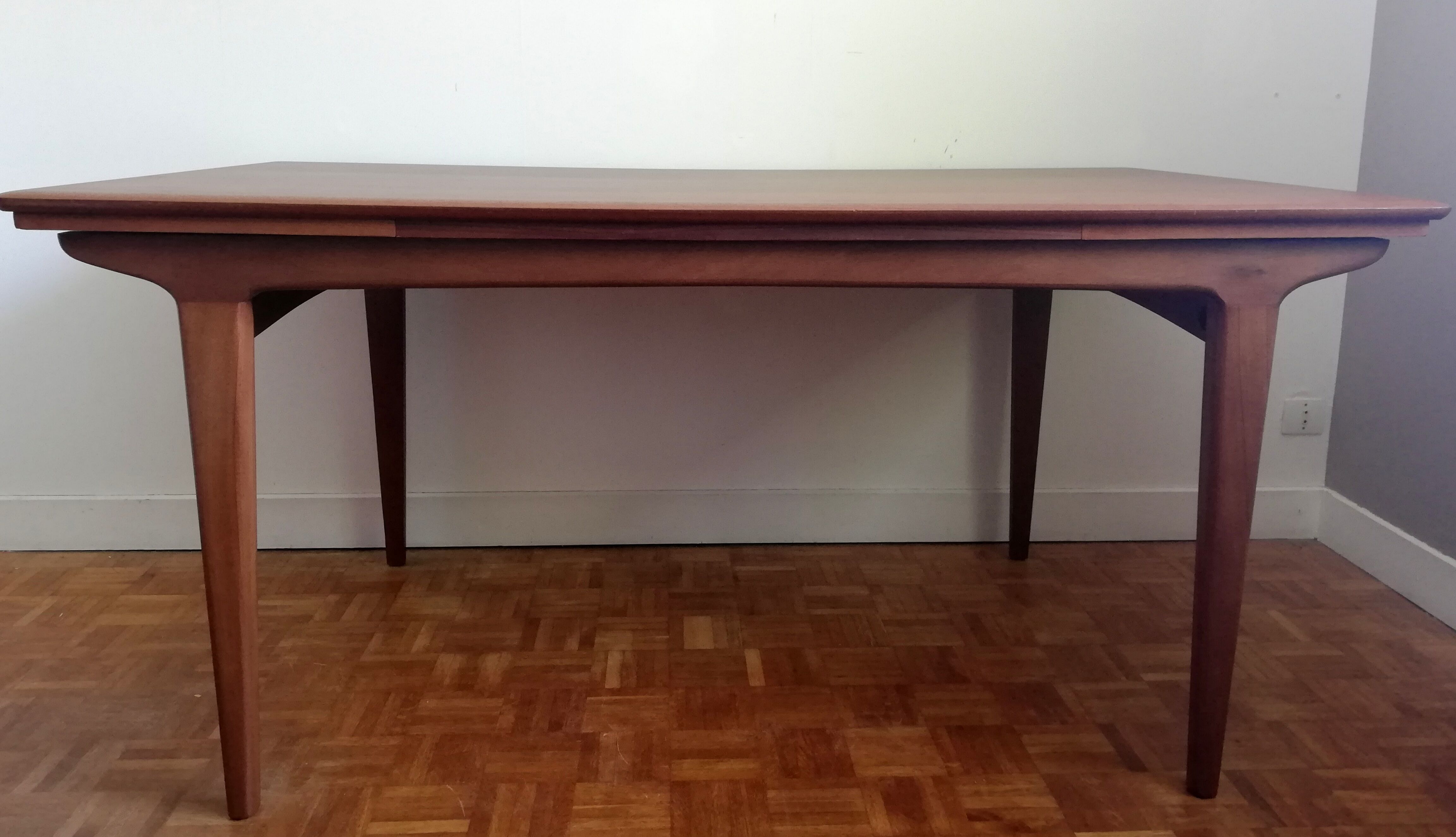 Renovated expandable LB table