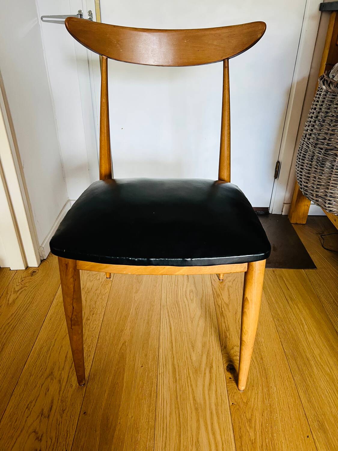 Set of 6 Vintage 1960s Scandinavian Chairs in Beech and Black Leatherette