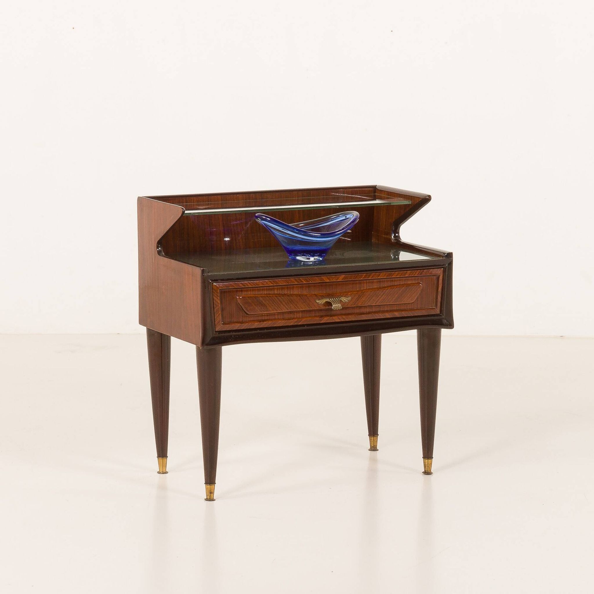 Italian mid-century side table in the style of Paolo Buffa, 1950s