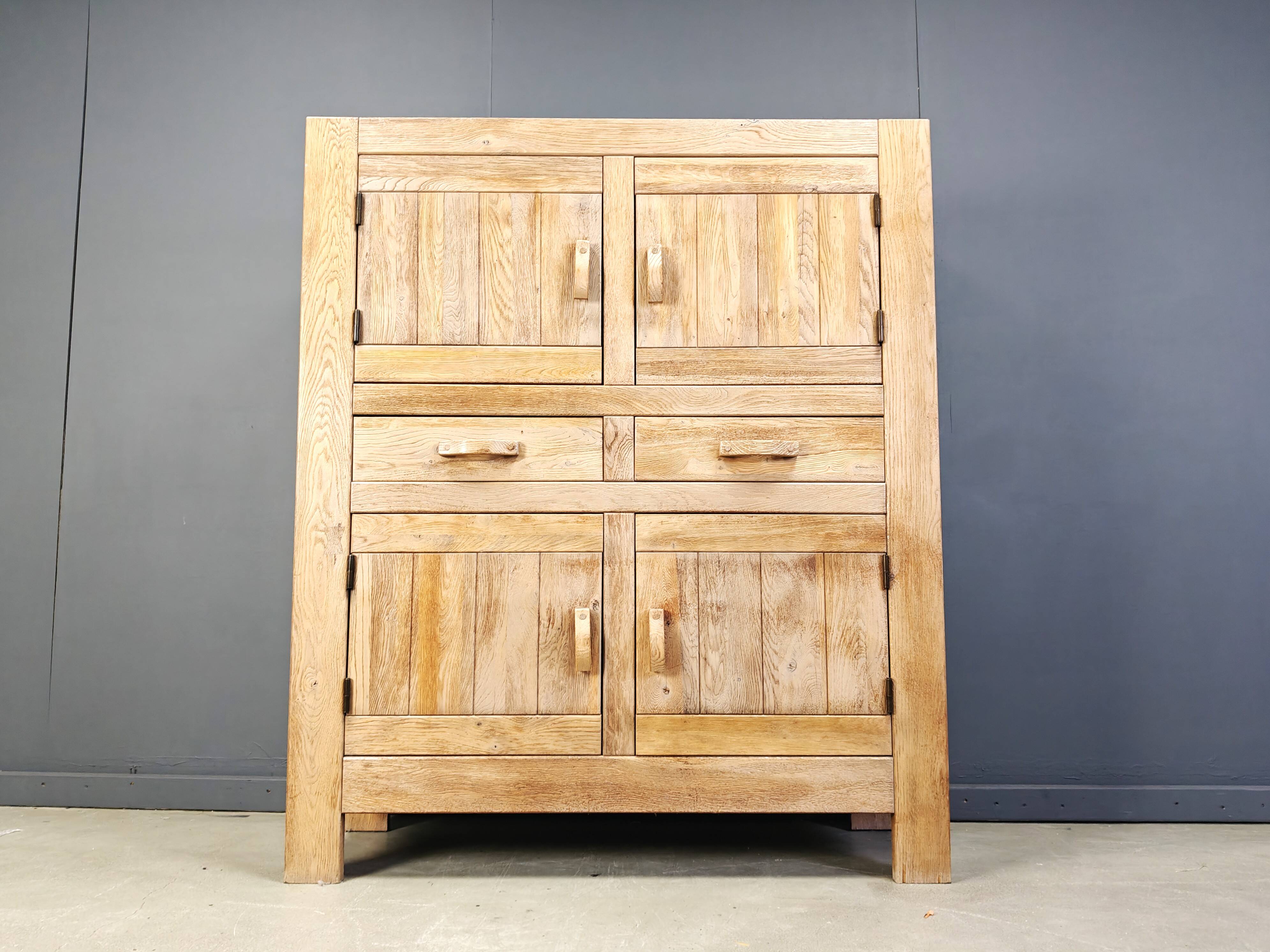 Armoire rustique en chêne massif, années 1970