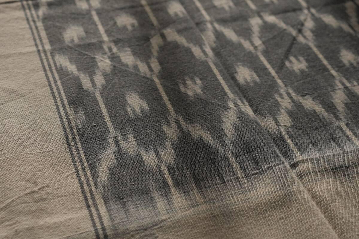 Ikat Gris Nappe Ou Couverture