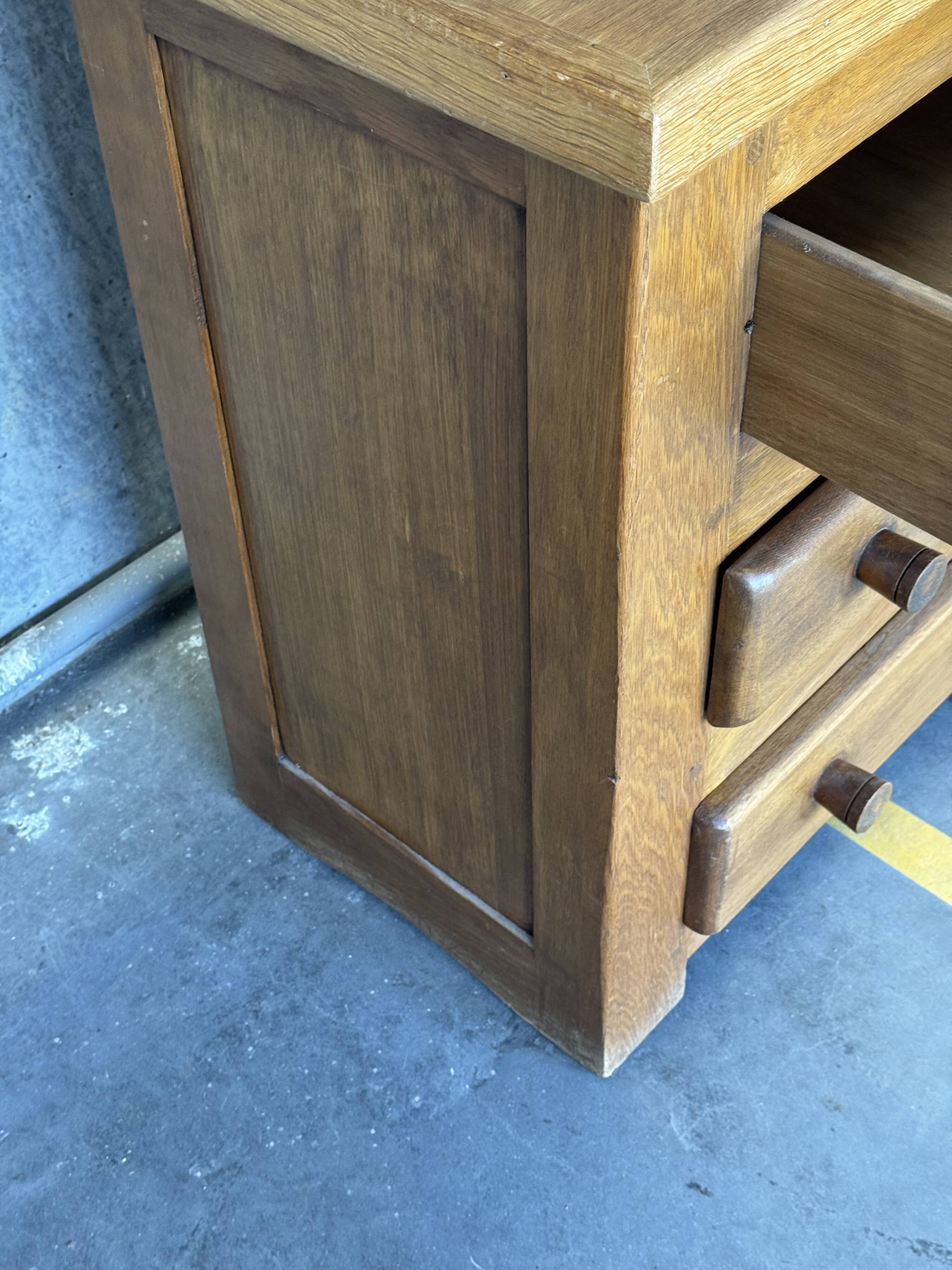 Commode de style brutaliste