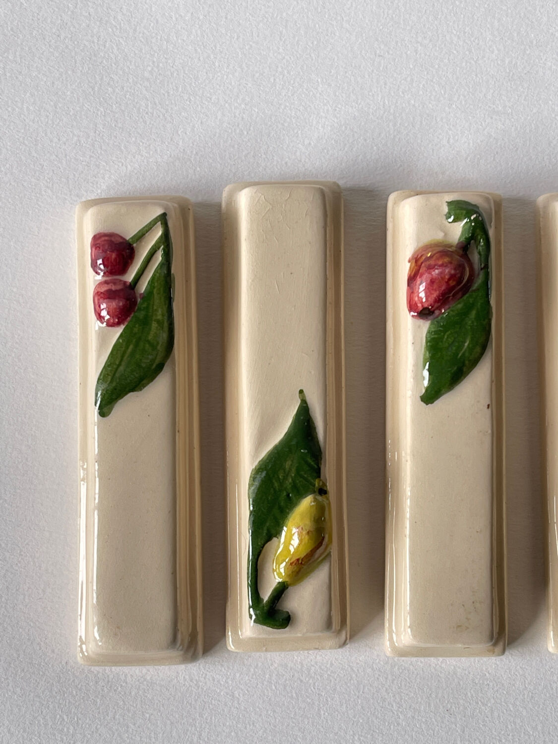 6 ceramic knive holders fruit decoration