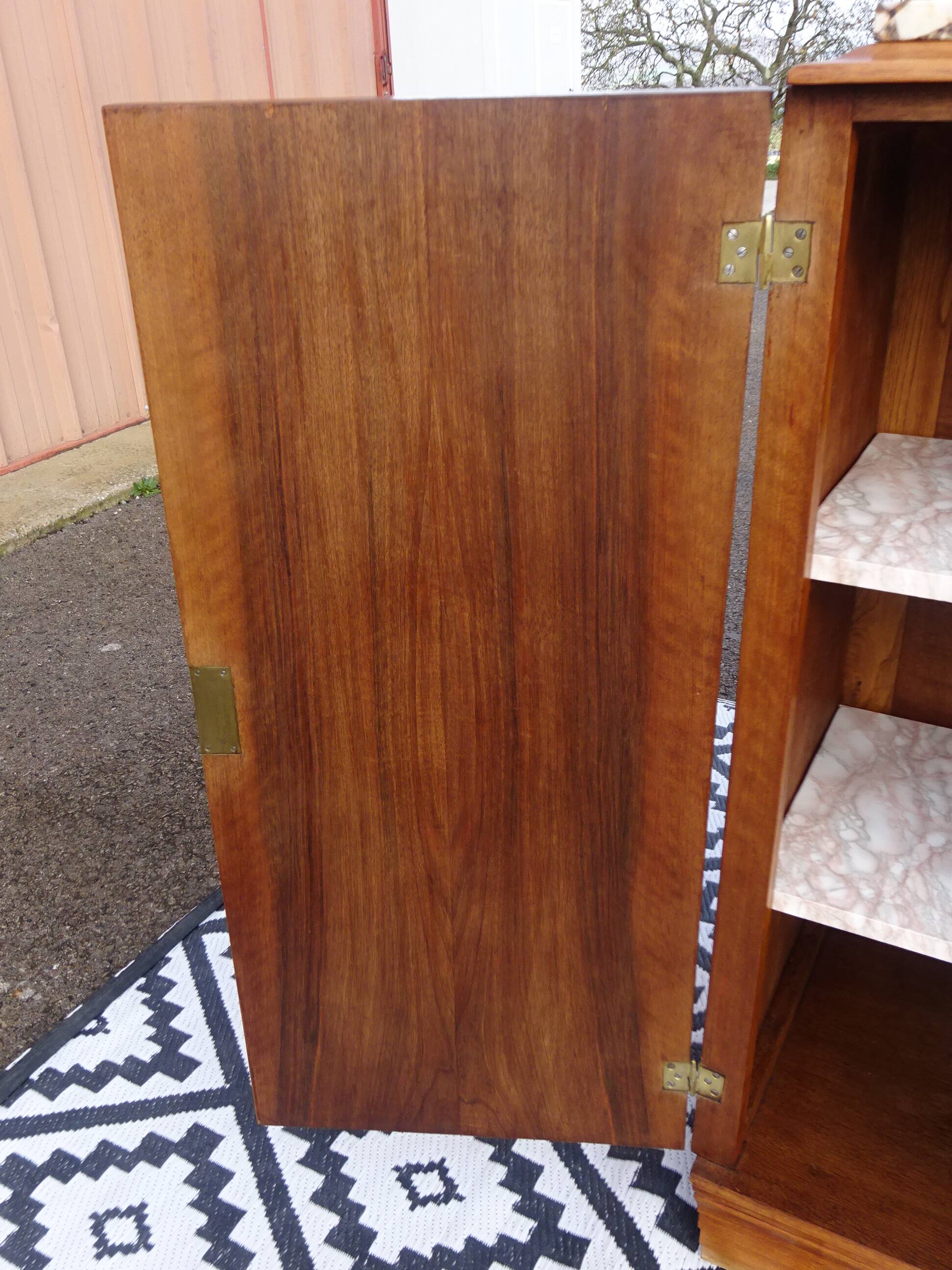 Buffet Art Déco en noyer avec marbres et guérites