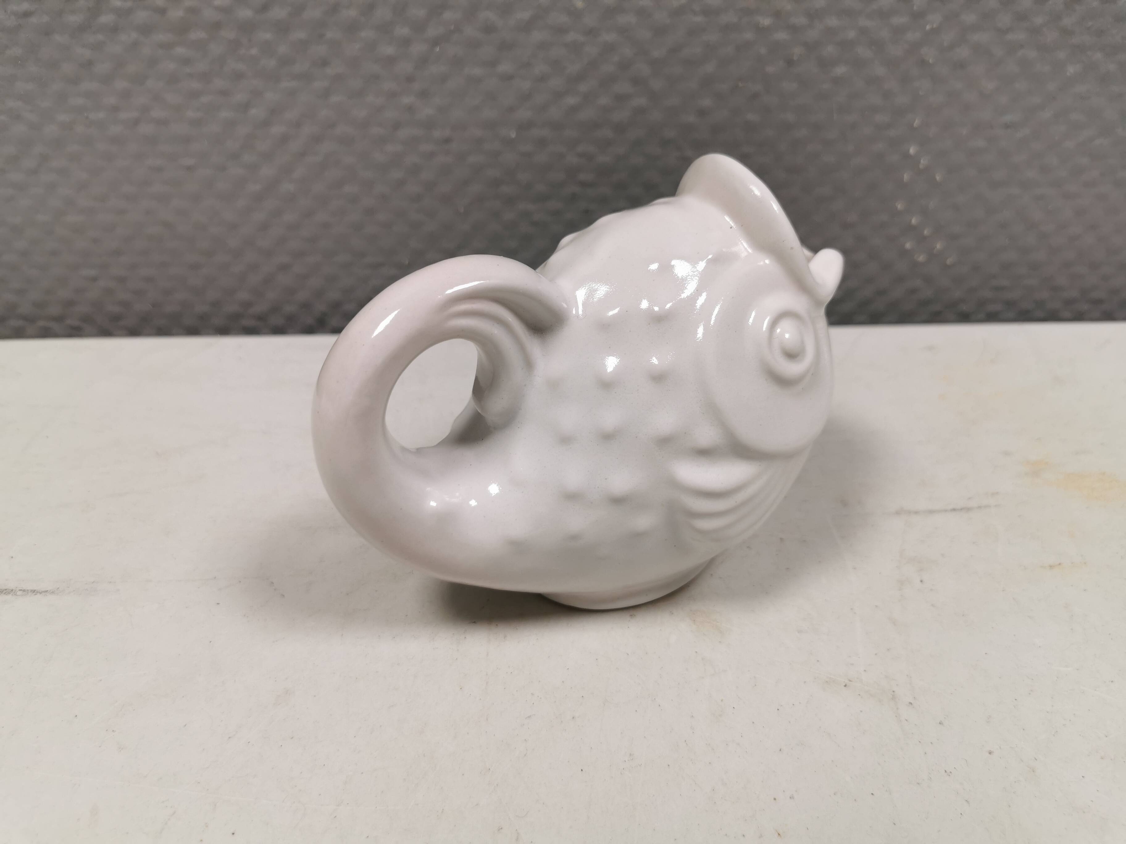 Nice little fish jug/vase, designed by Danish Michael Andersen Bornholm