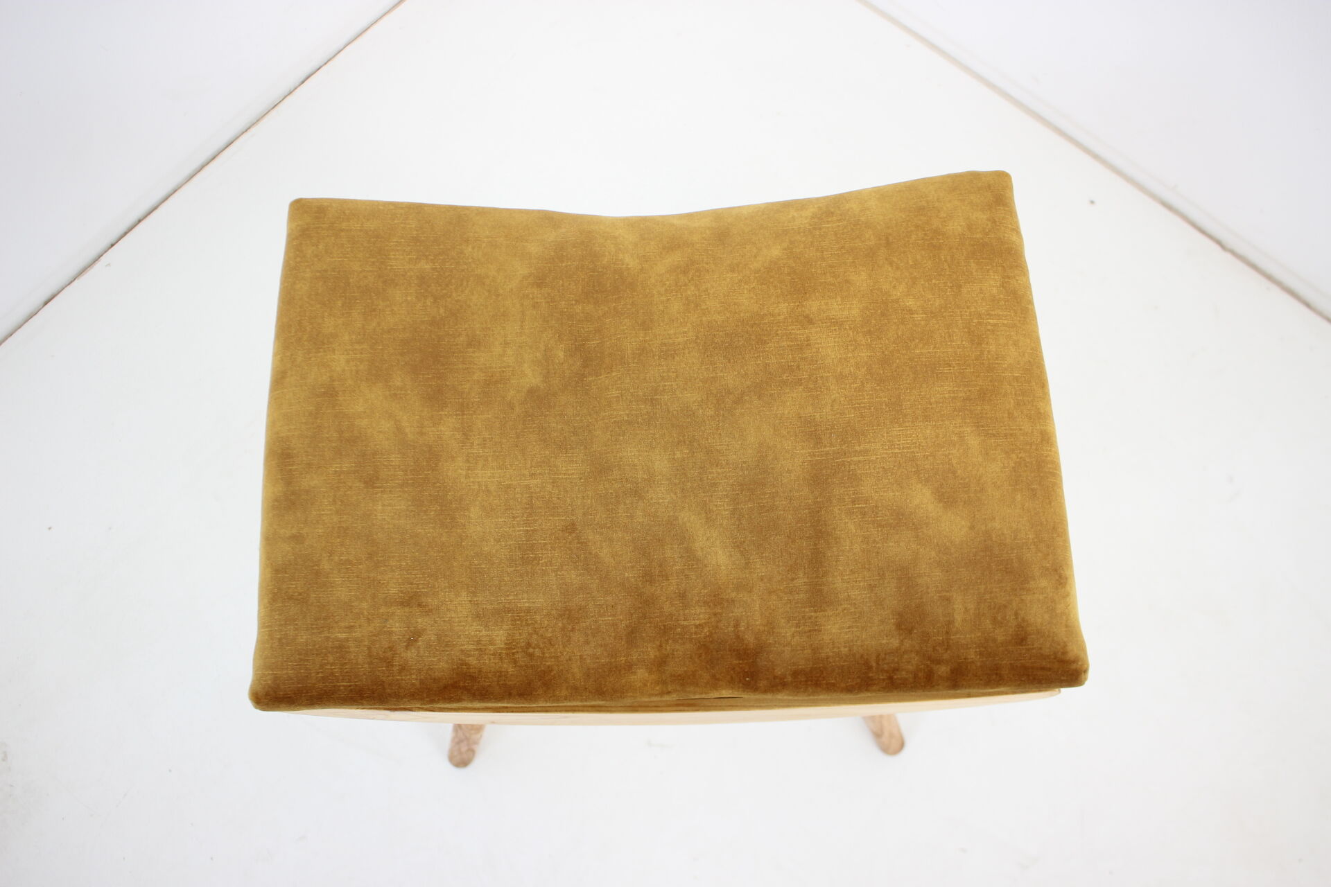 Mid-Century Wooden Stool or Footstool/Uluv, 1960s, Czechoslovakia Status, Submit