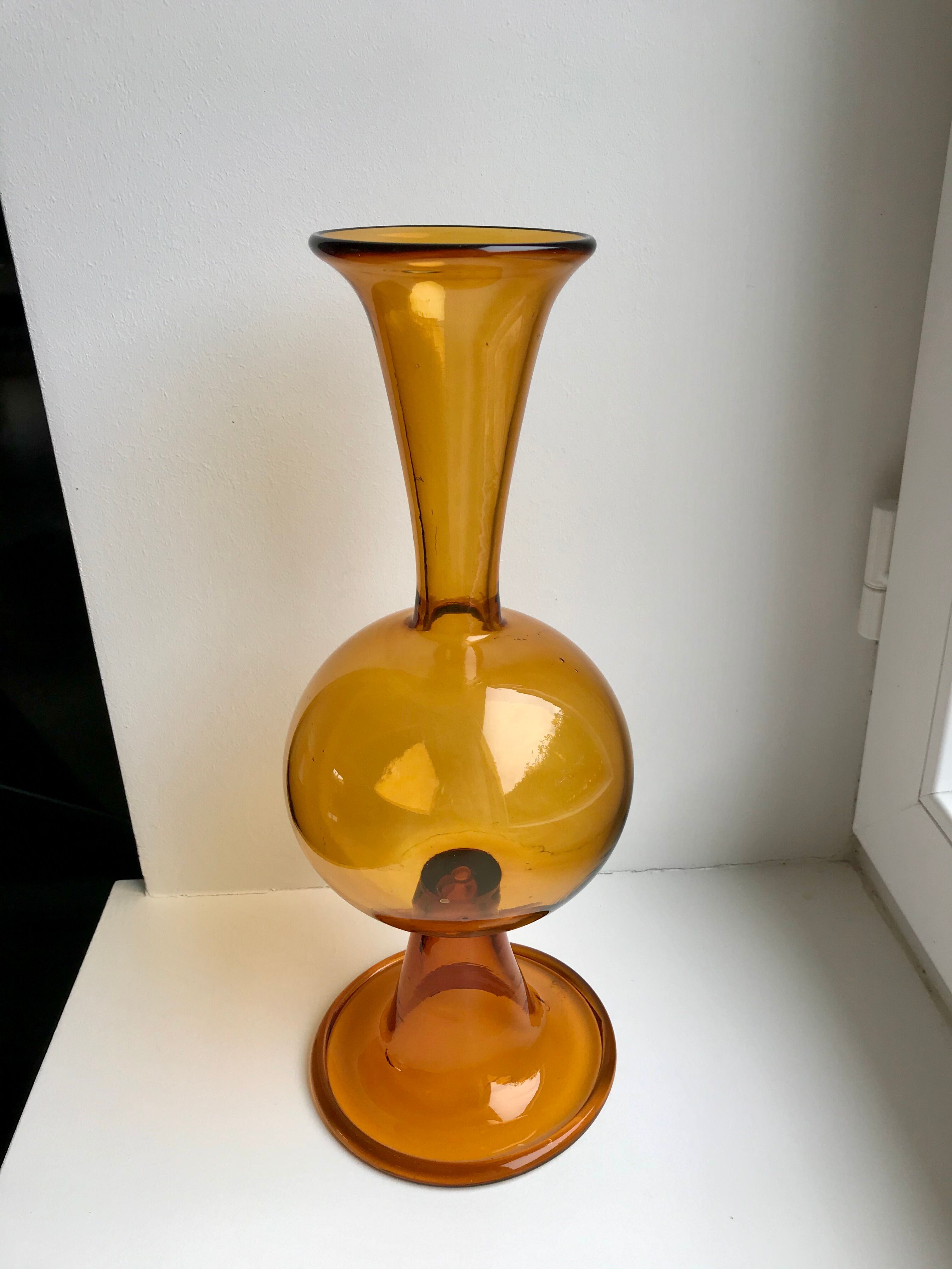 Modernist design vase in amber glass 70s