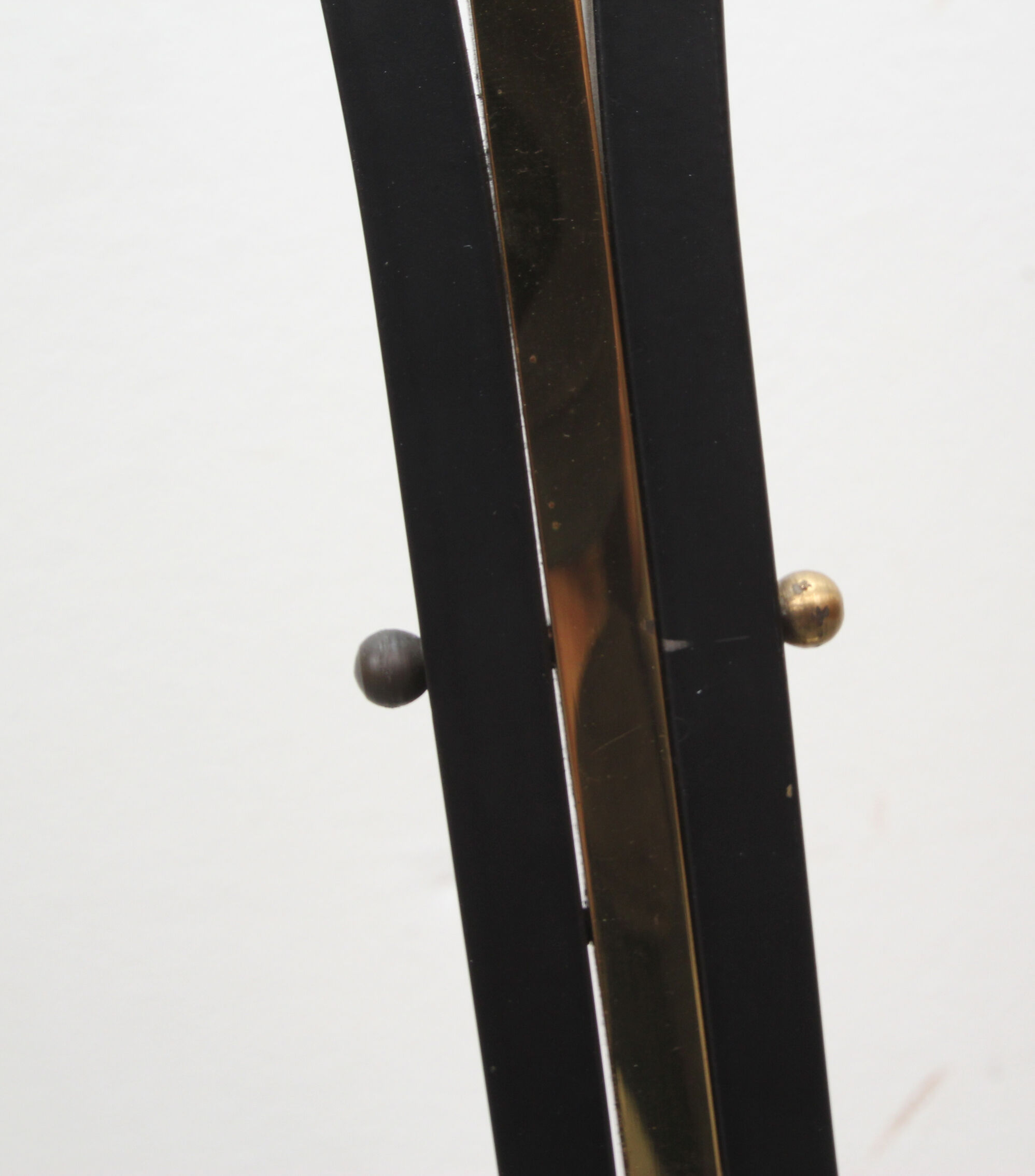 1950s floor-lamp in brass and plissé