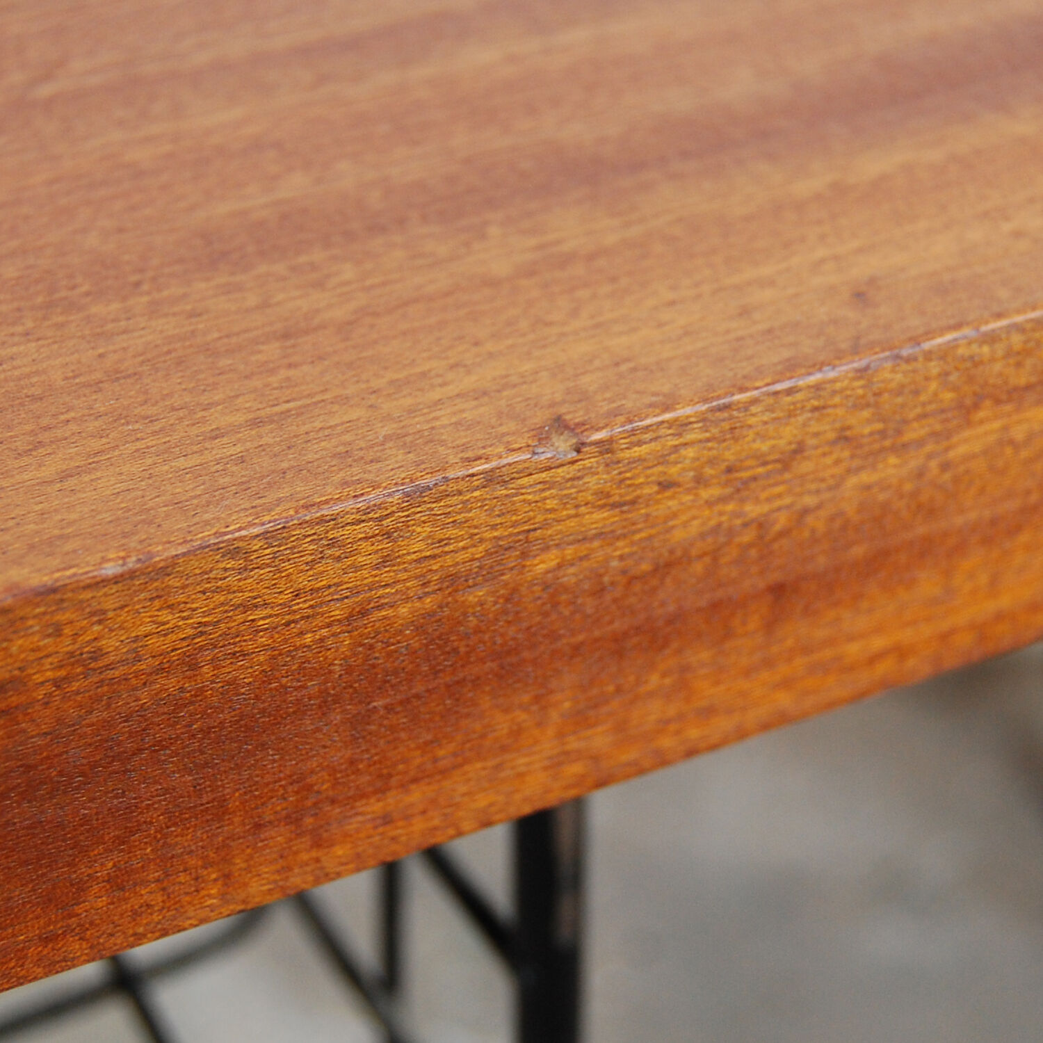 Vintage Johnny desk by Pierre Guariche for Meurop 1963