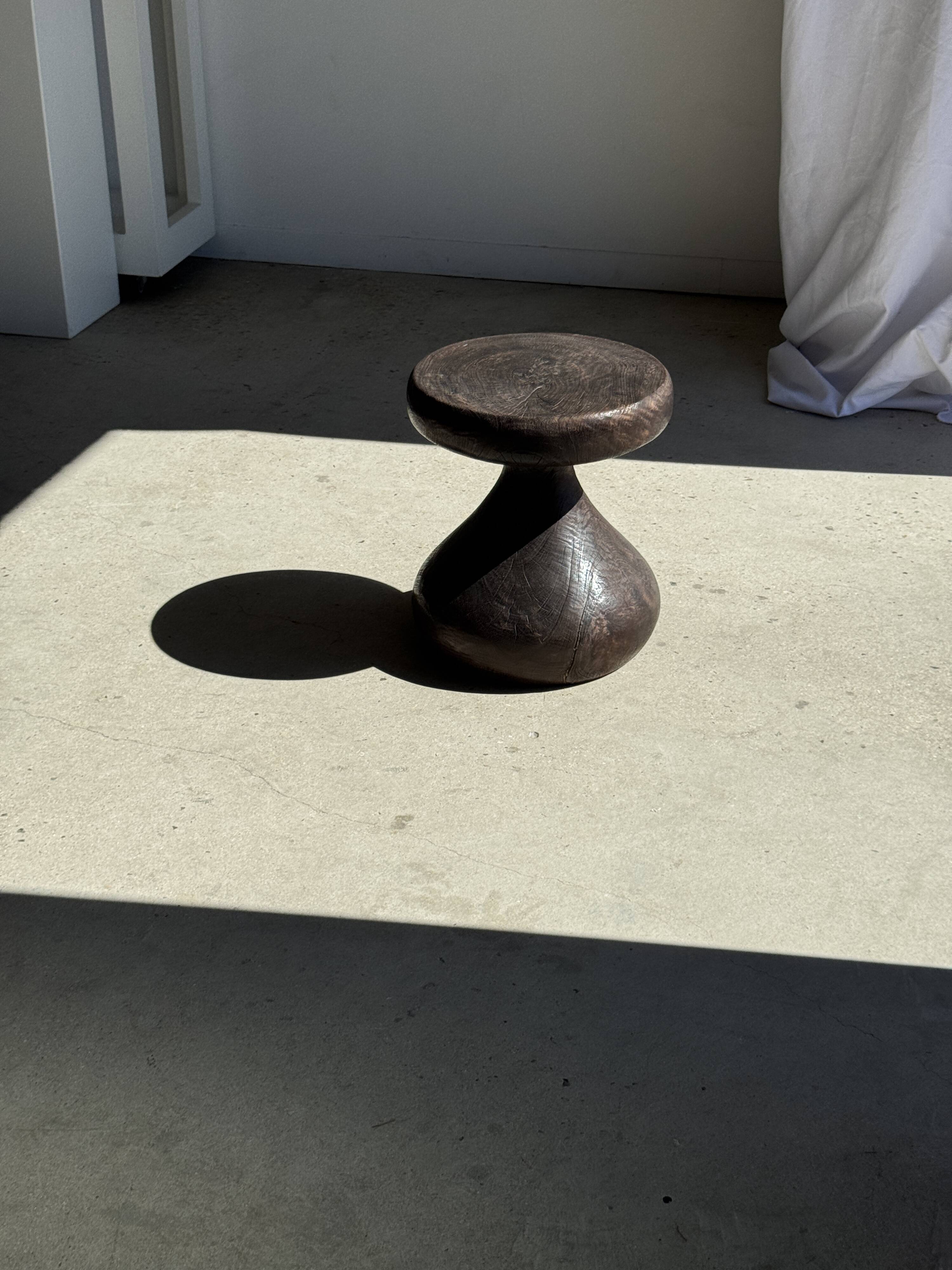 Pawn Brown - Stool, side table in the shape of a brown pawn.