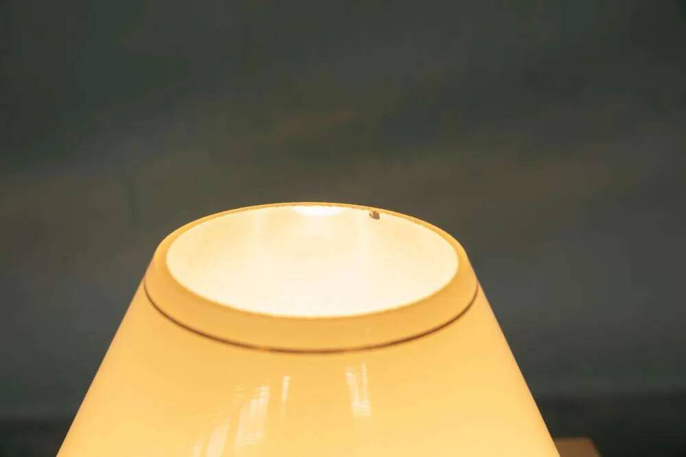 Vintage glass table lamp from the 70s, space age mushroom.