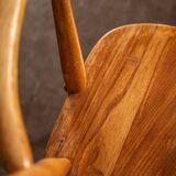 Set of 2 Windsor chairs with armrests.