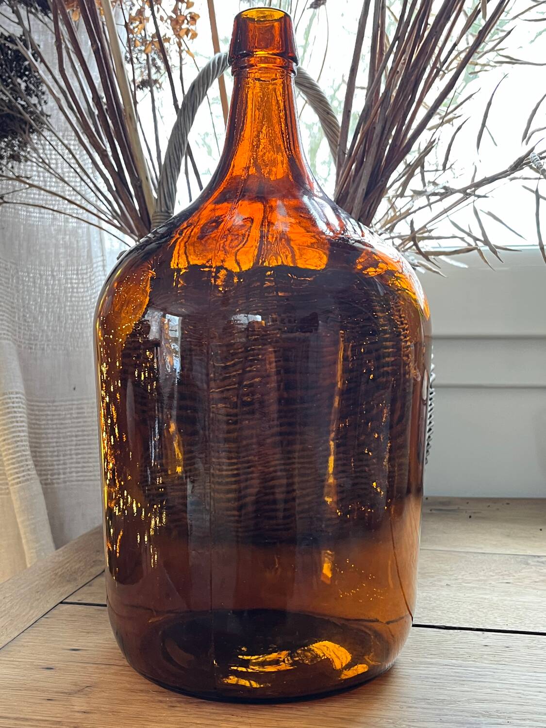 Give me amber Jeanne.