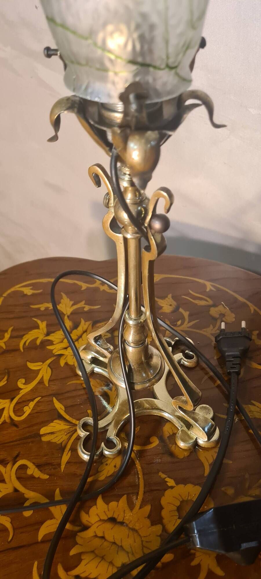 brass rocking lamp with art nouveau glass tulip loeste 34x15