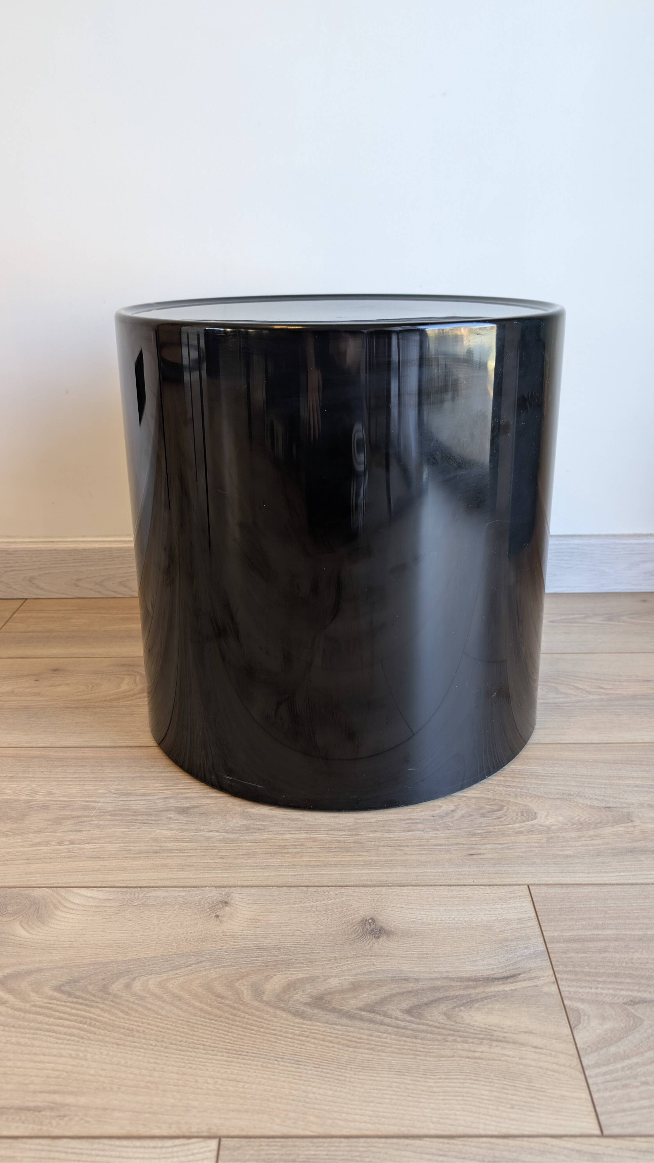 Bedside table Artemide design Emma Gismondi Schweinberger, Space A furniture
