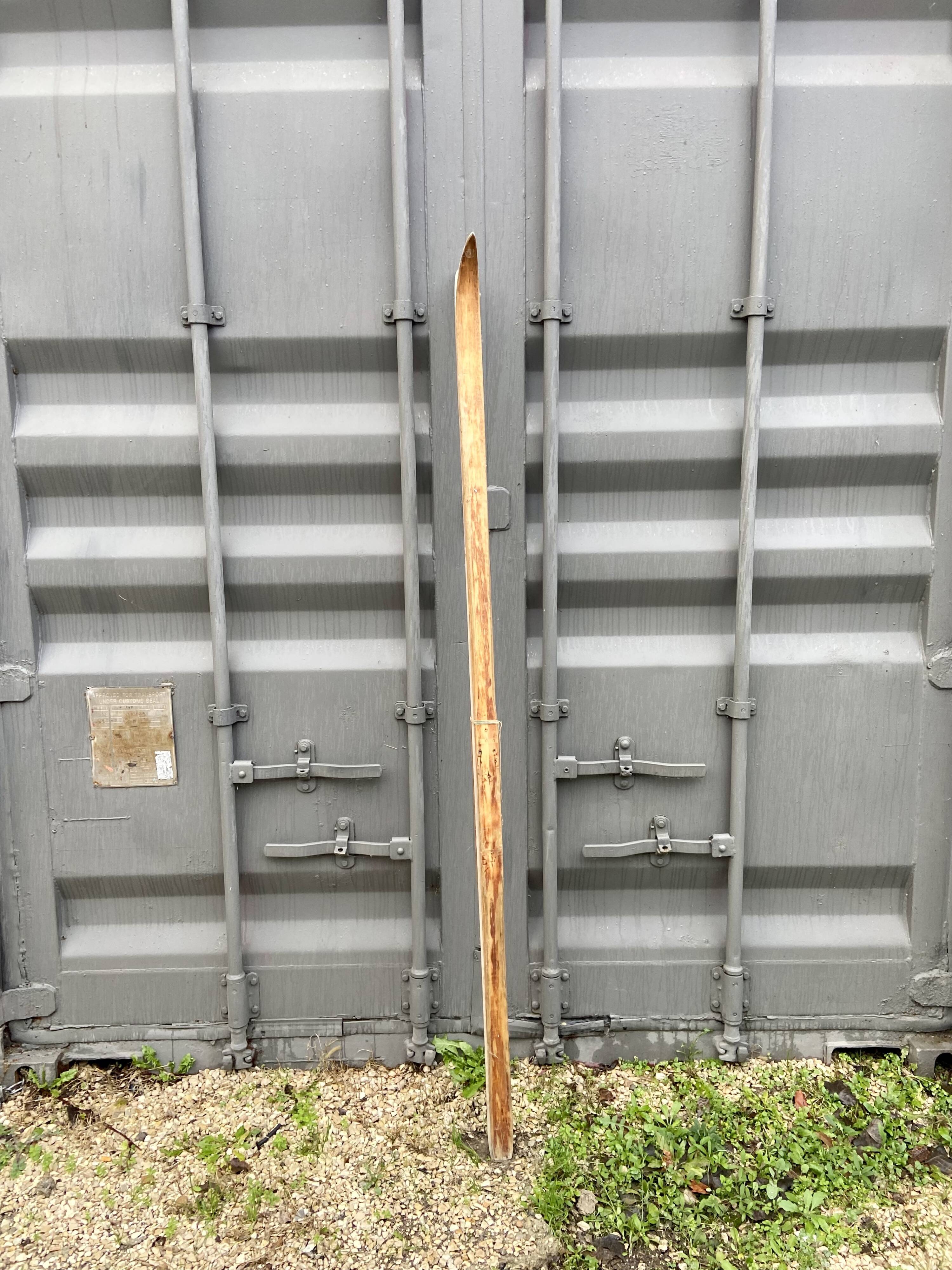 Paire skis anciens bois