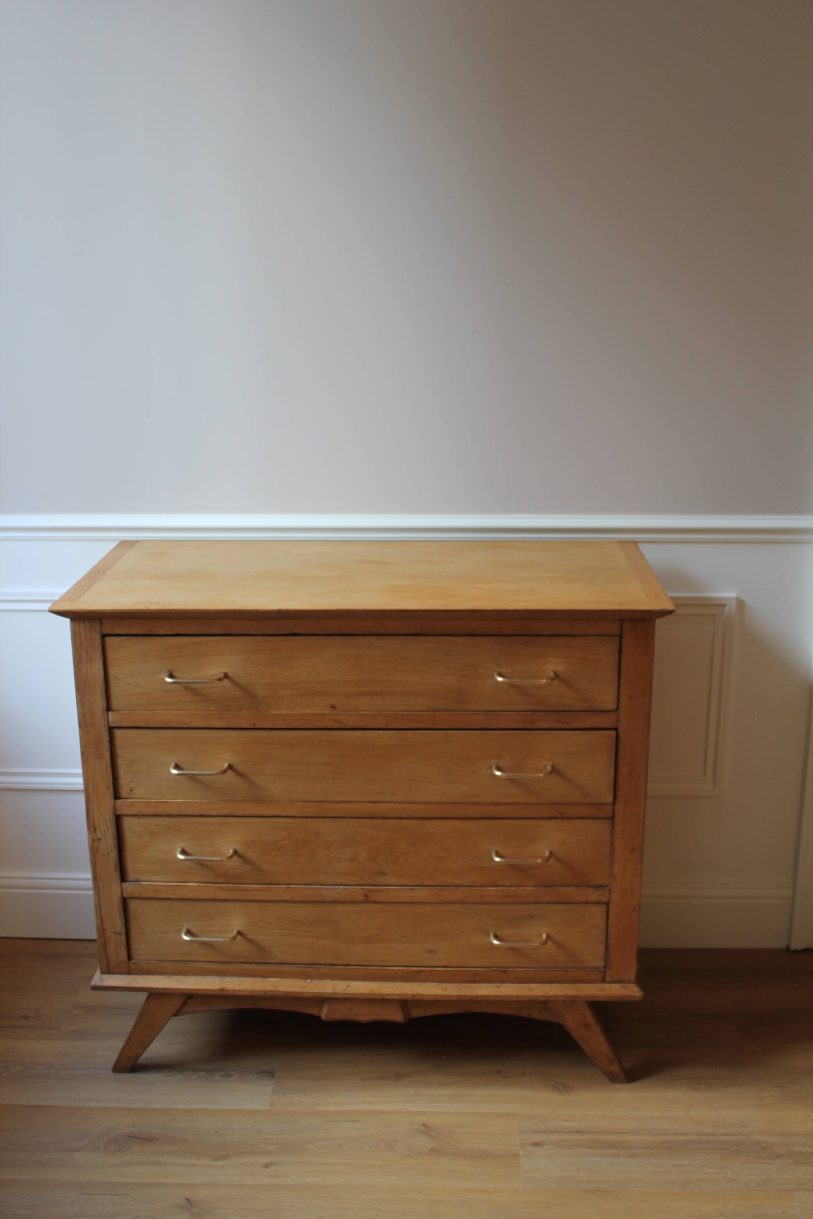 Compass foot chest of drawers