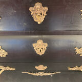 Commode tombeau patine noire style Louis XV