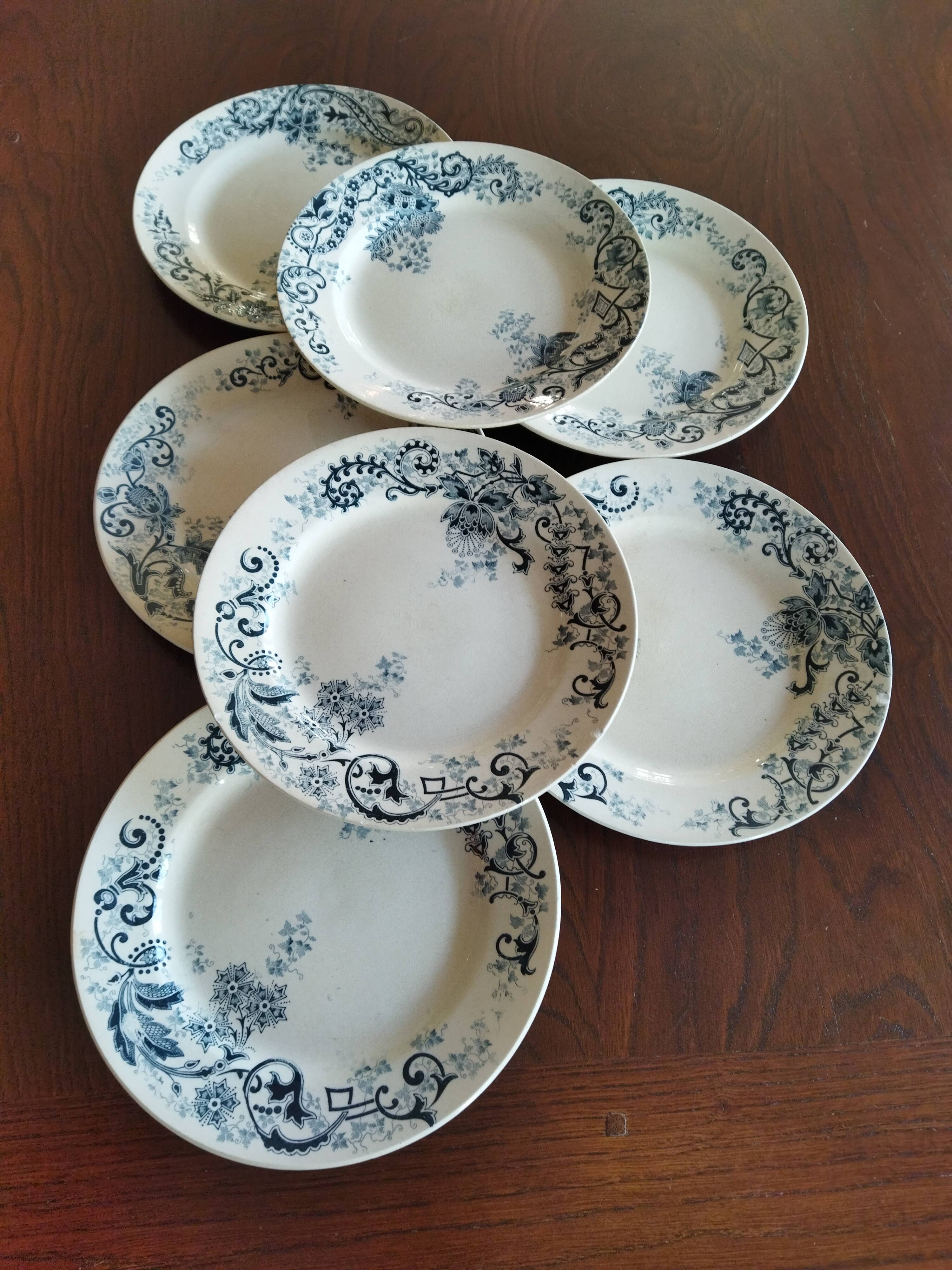 7 flat plates in iron earth HB & Cie, model Sévigné (Choisy-le-Roi)
