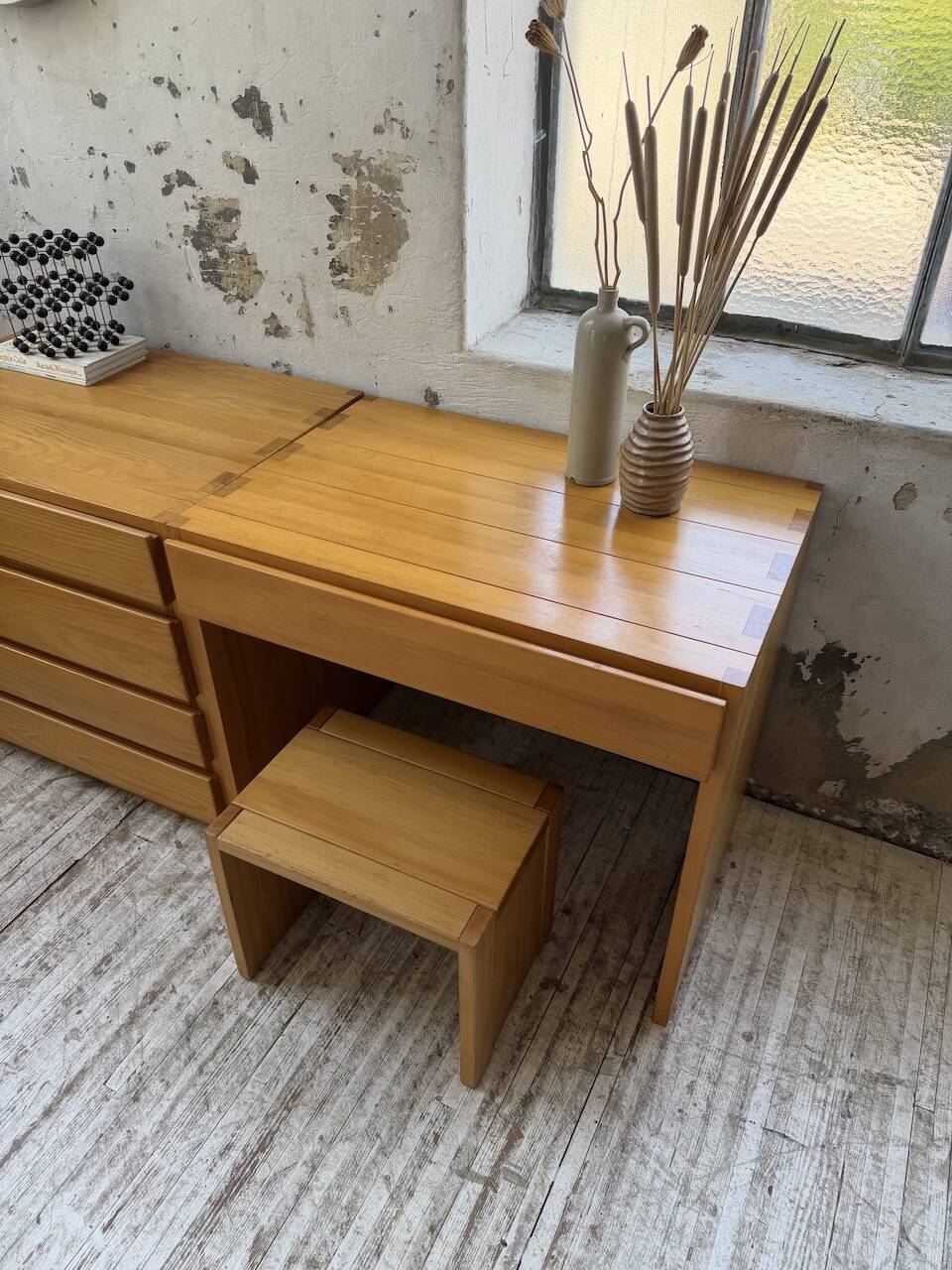 Bureau + commode + tabouret pin Maison Regain Savoie
