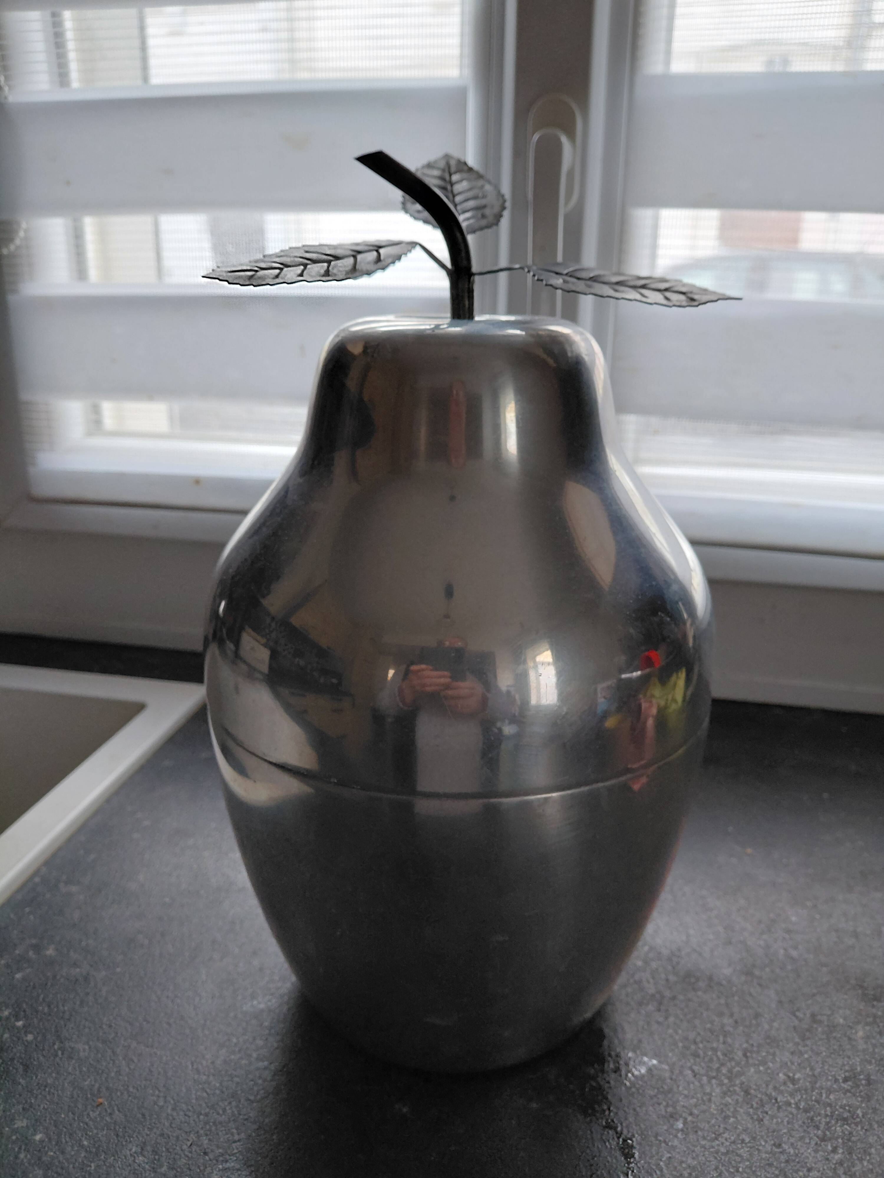 Pear-shaped aluminium champagne bucket