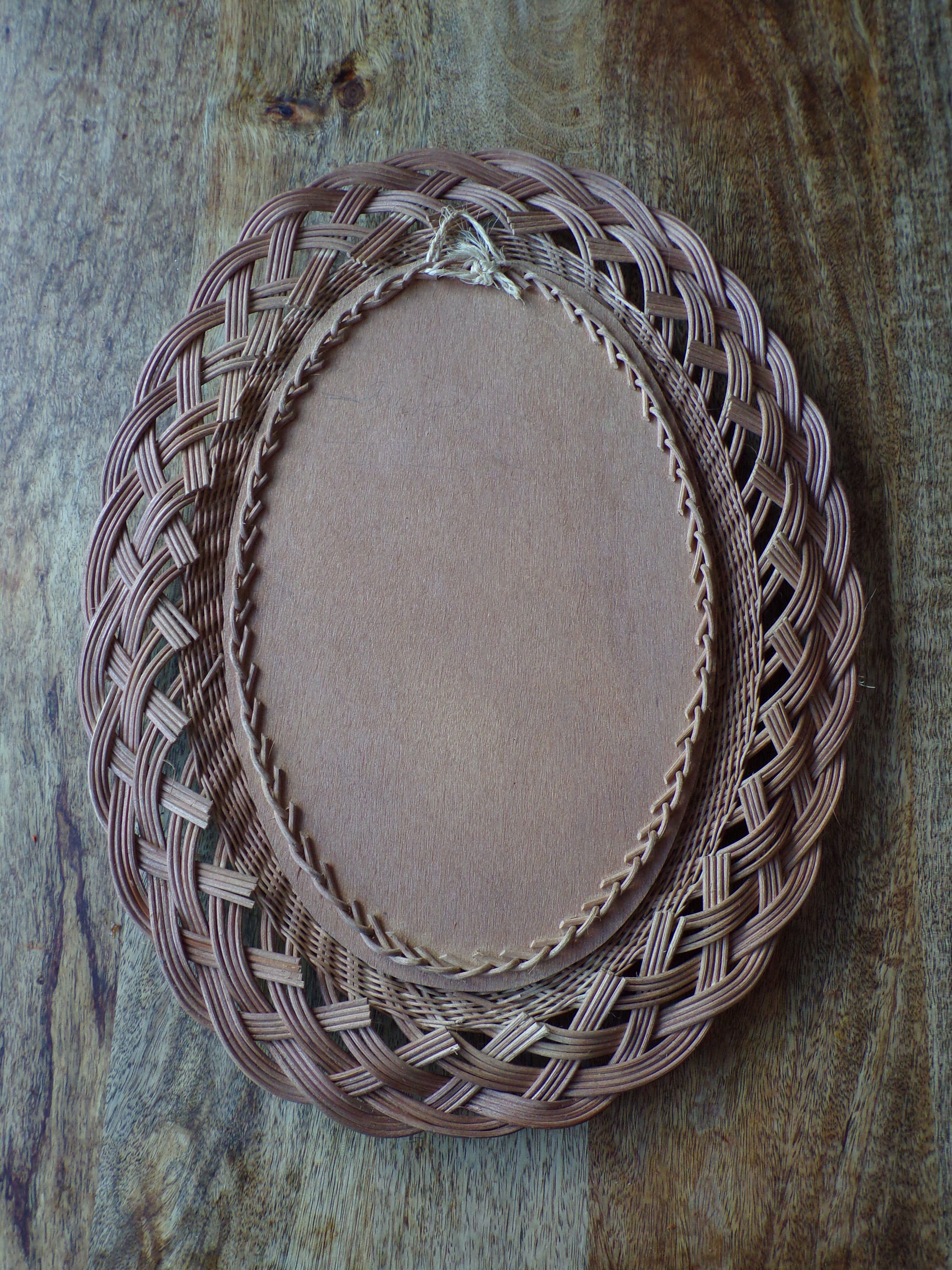 Miroir ovale vintage en osier 42x54cm