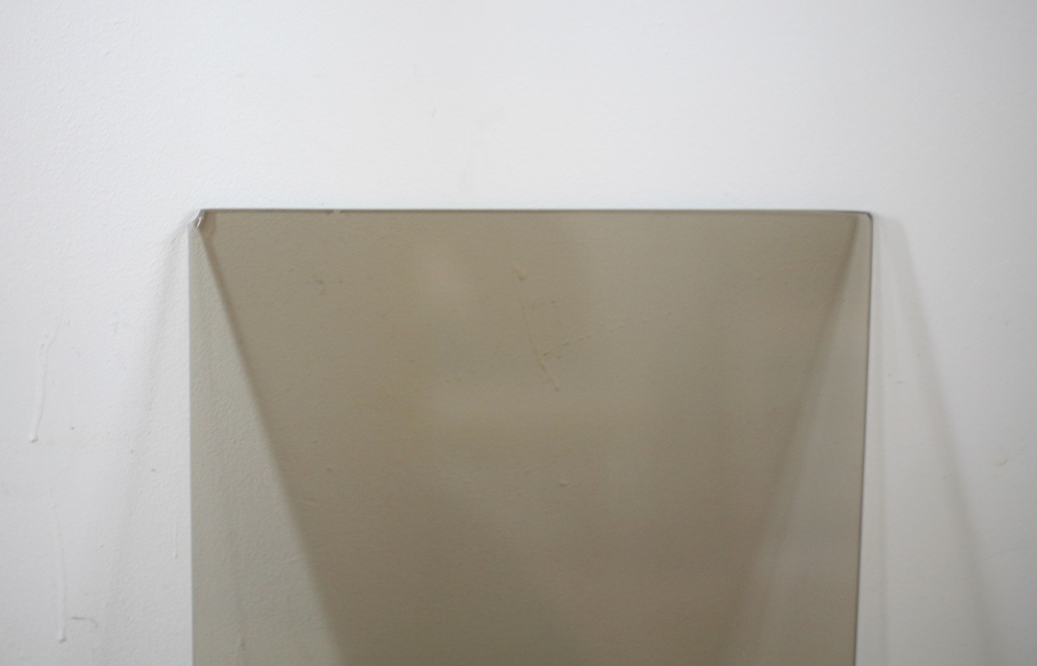 Etagère Isocèle de Max Sauze, acier et verre fumé, France circa 1970