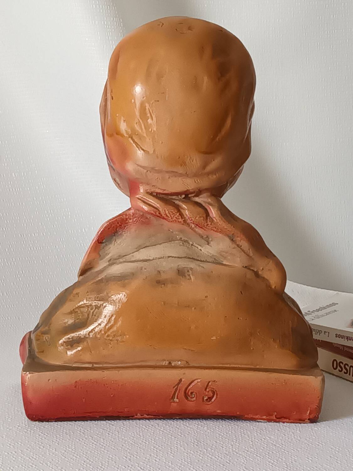 Buste jeune femme en plâtre XXème
