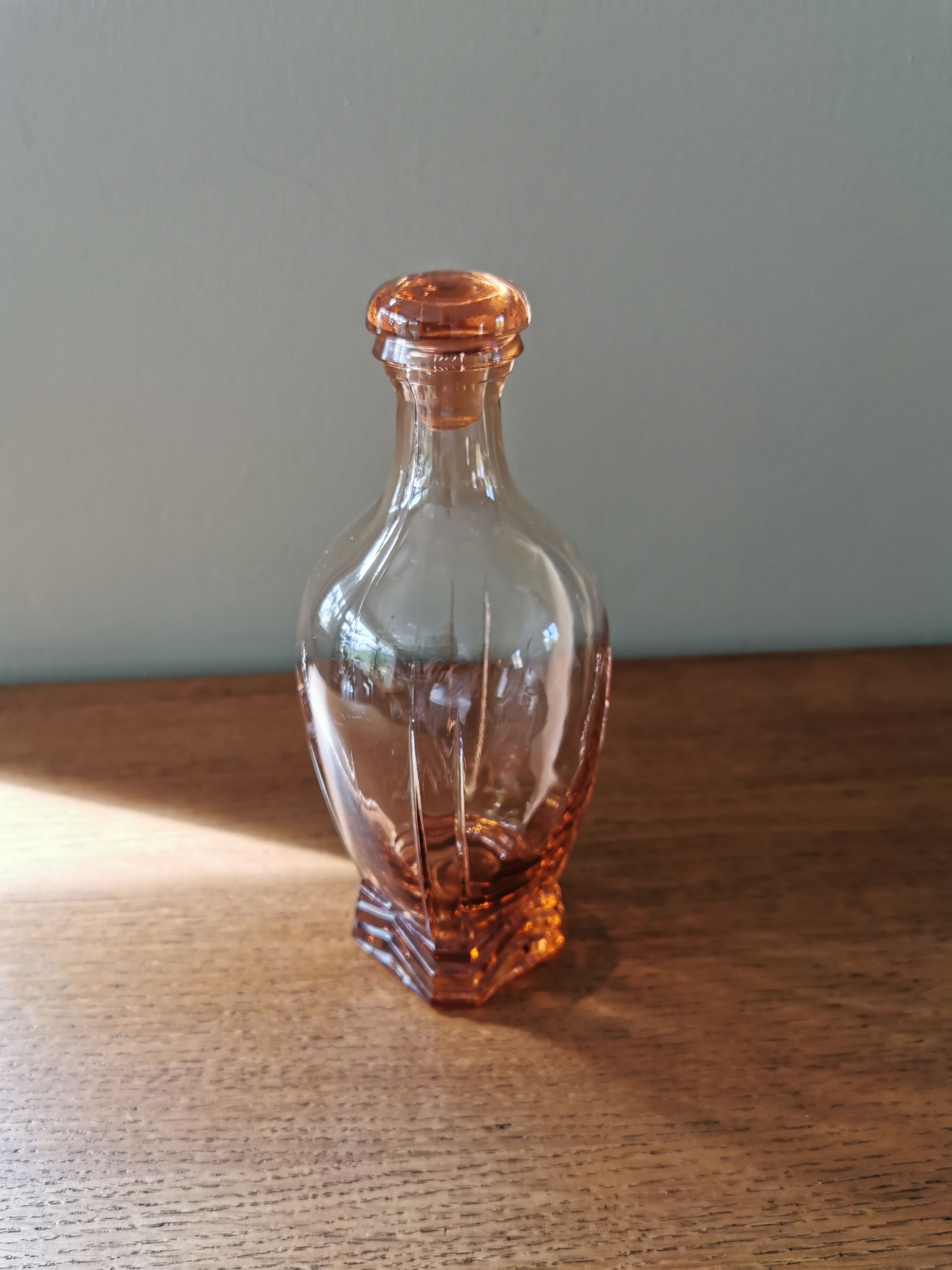 Art deco carafe in pink glass