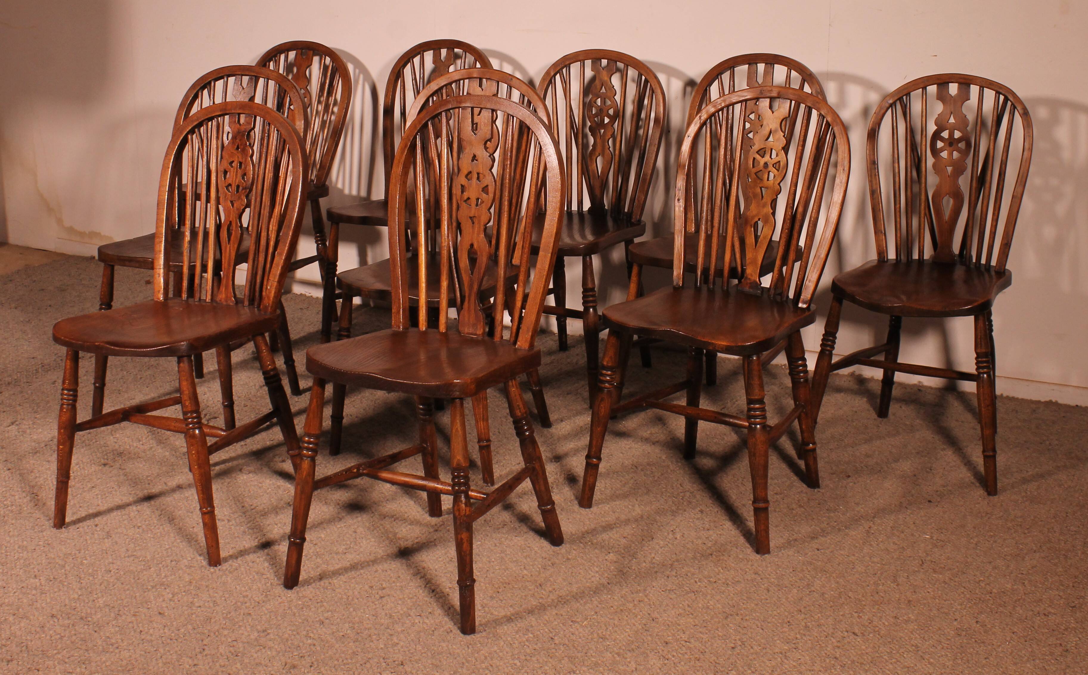 Set Of 10 19th Century Windsor Wheelback Chairs