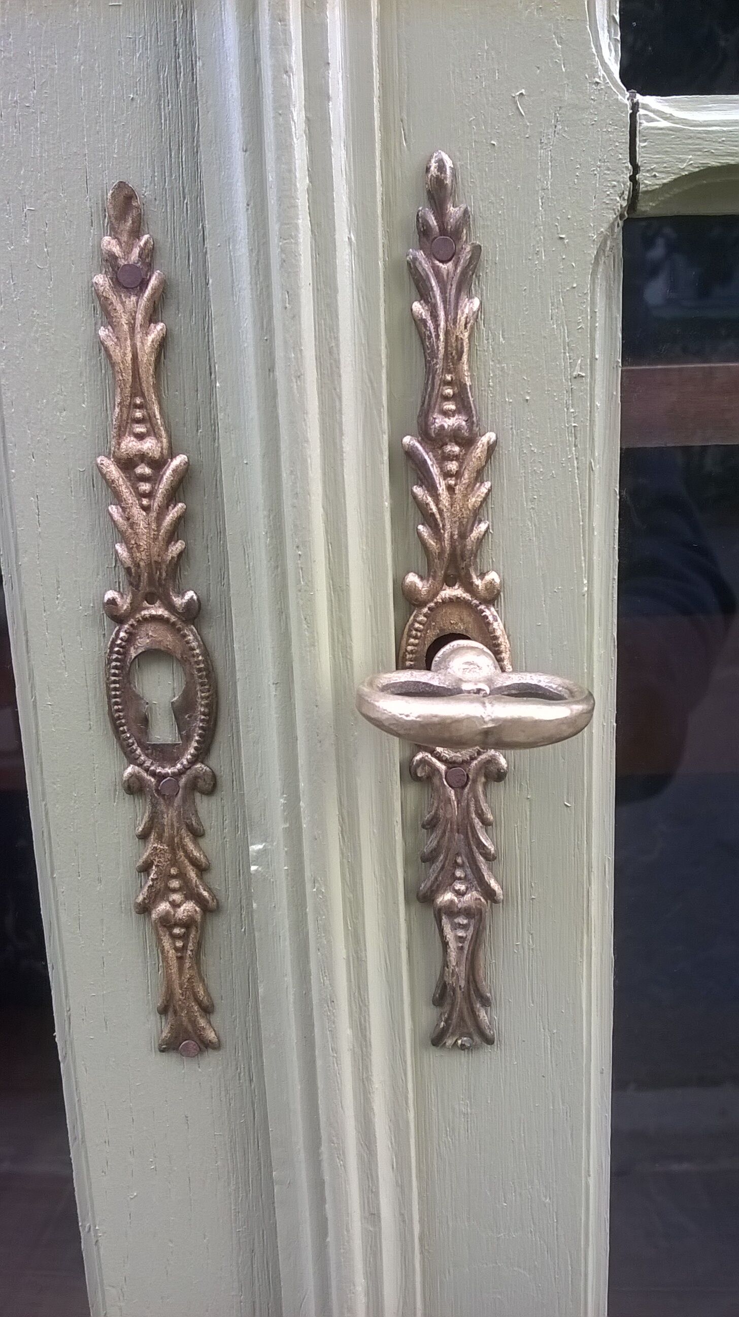 Parisian showcase cabinet 1930