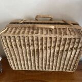 Wicker picnic suitcase